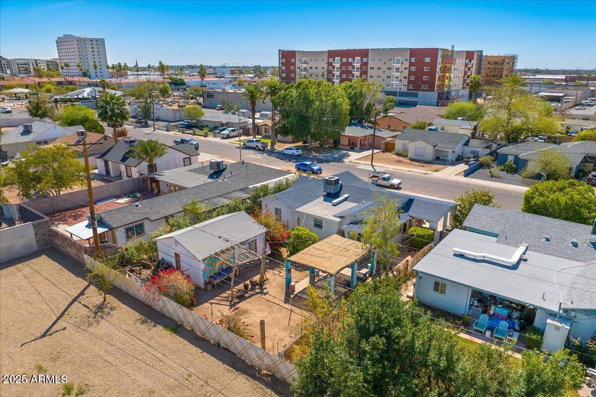 440 W 1ST Street