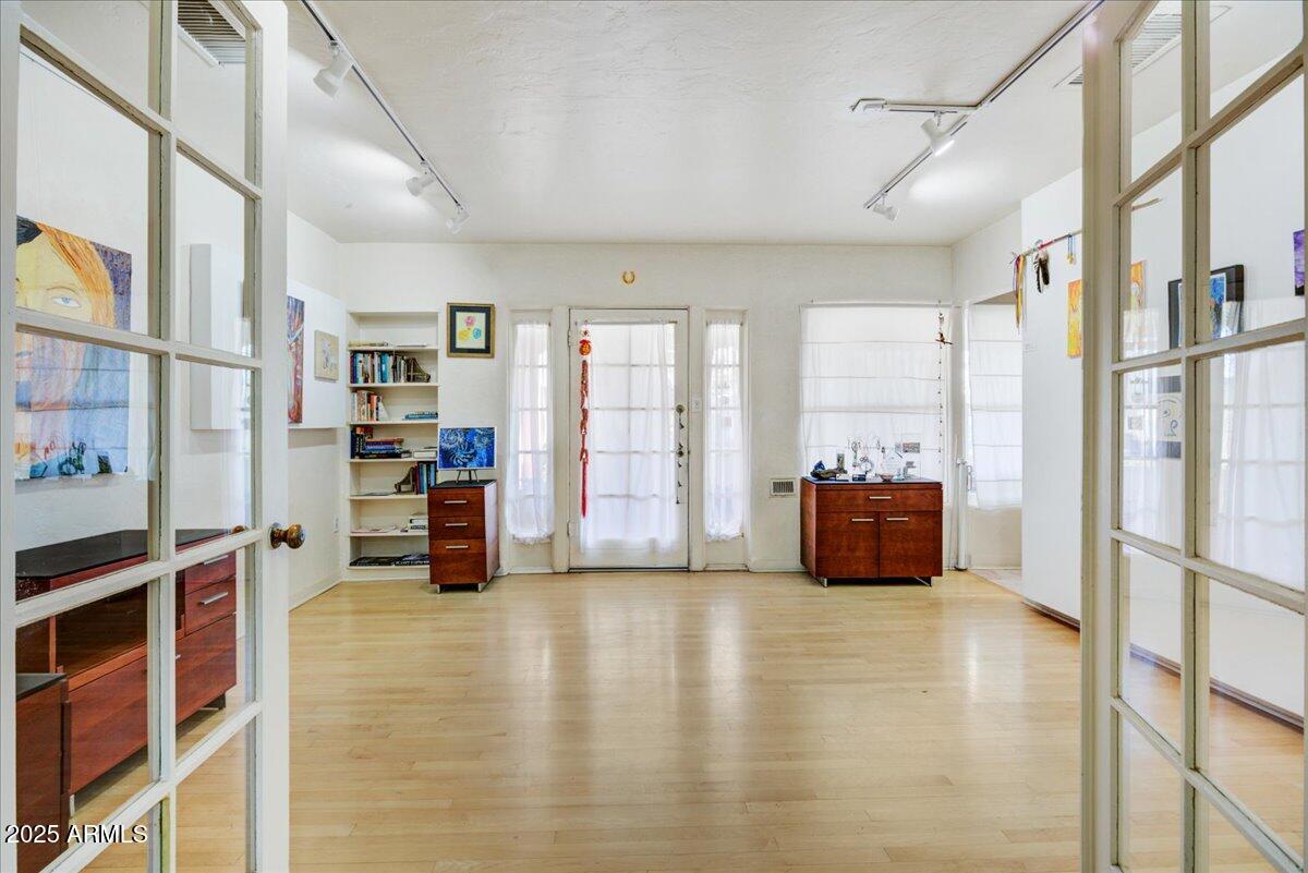 440 W 1ST Street