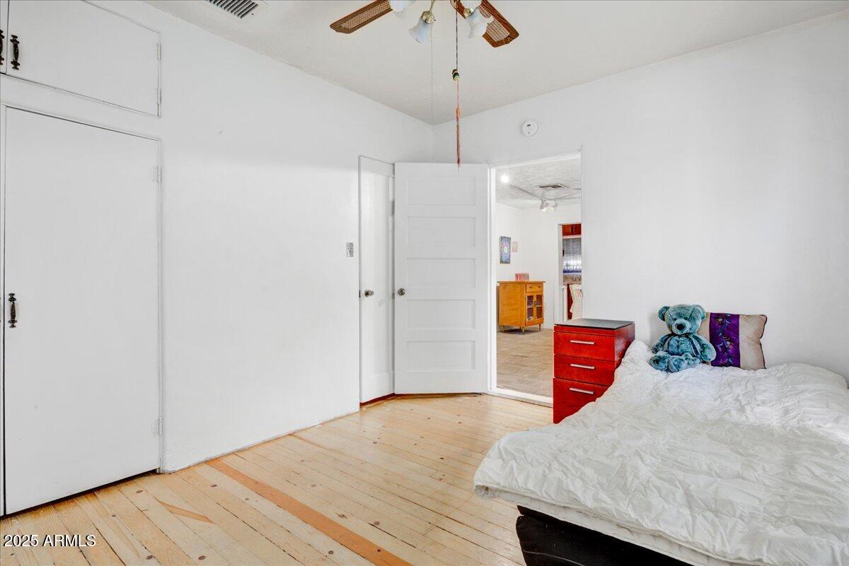 440 W 1ST Street