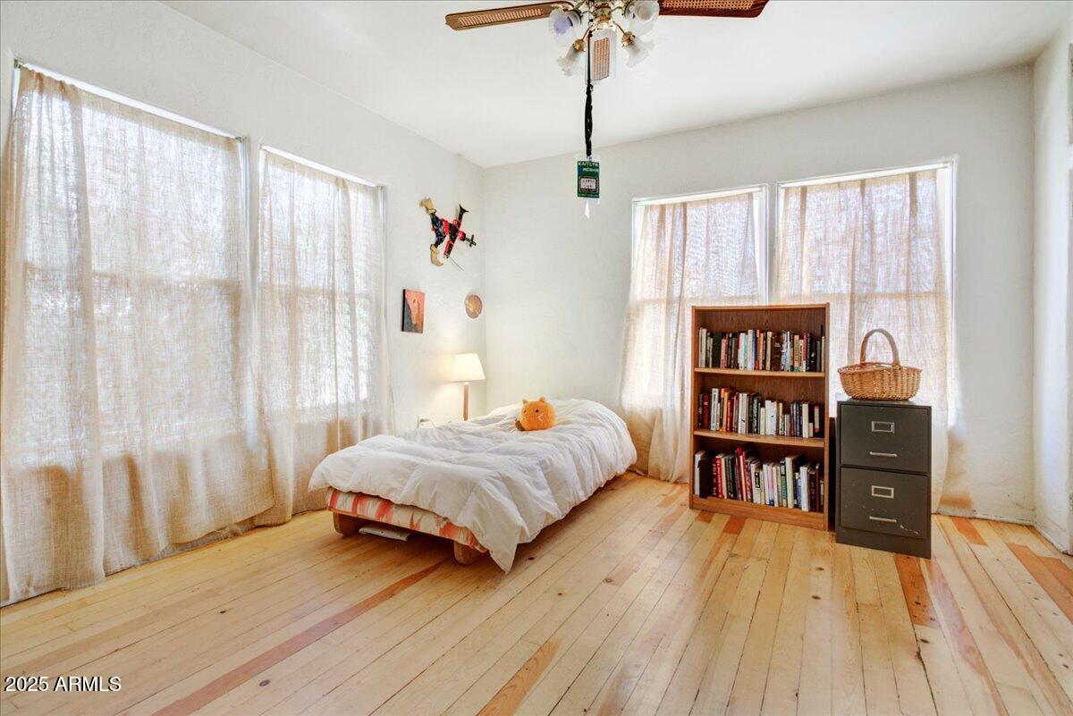 440 W 1ST Street