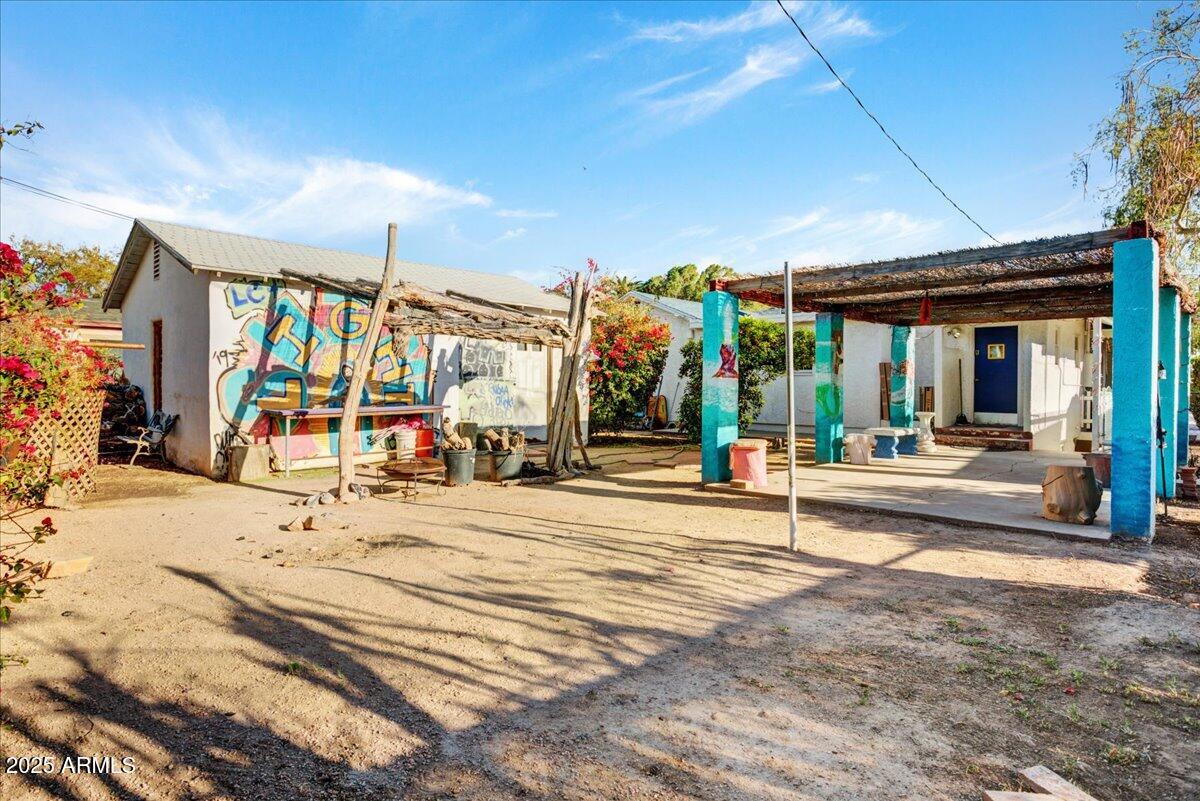 440 W 1ST Street