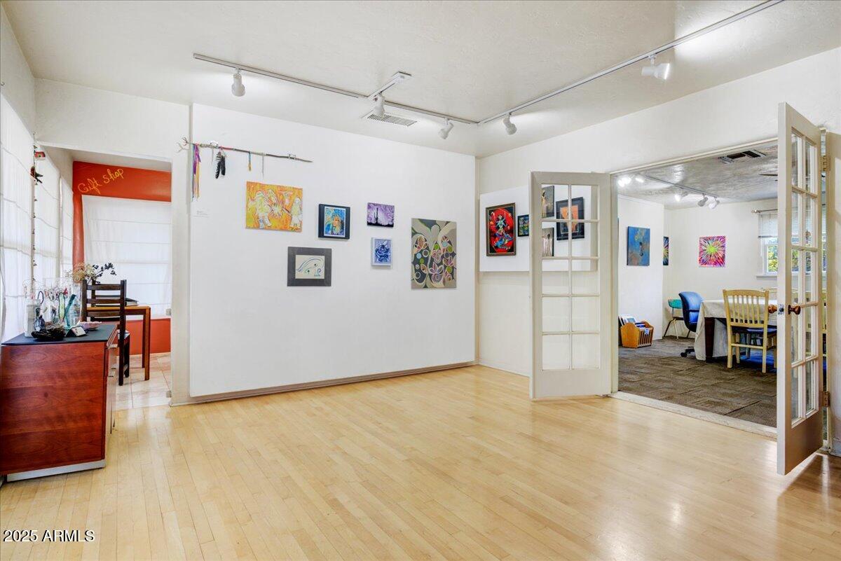 440 W 1ST Street
