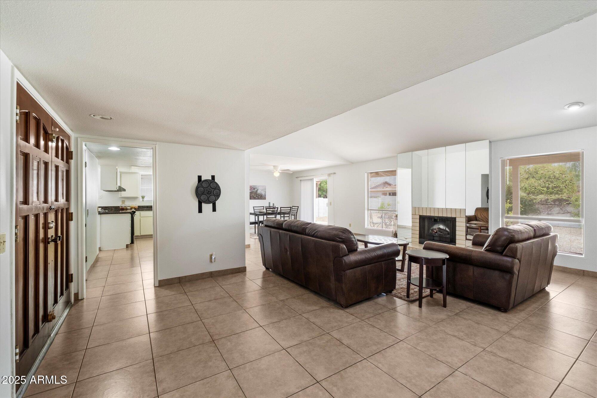 10421 E SILVERTREE Drive