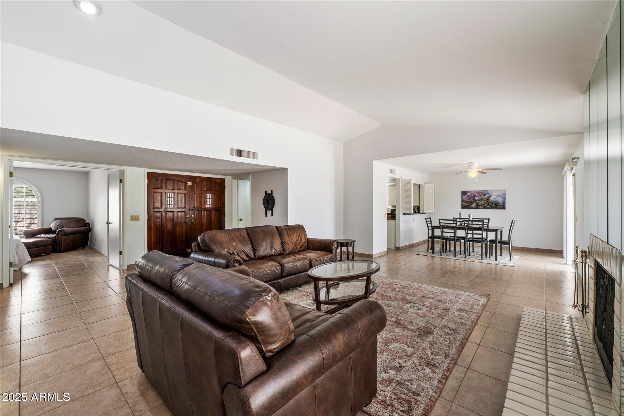 10421 E SILVERTREE Drive