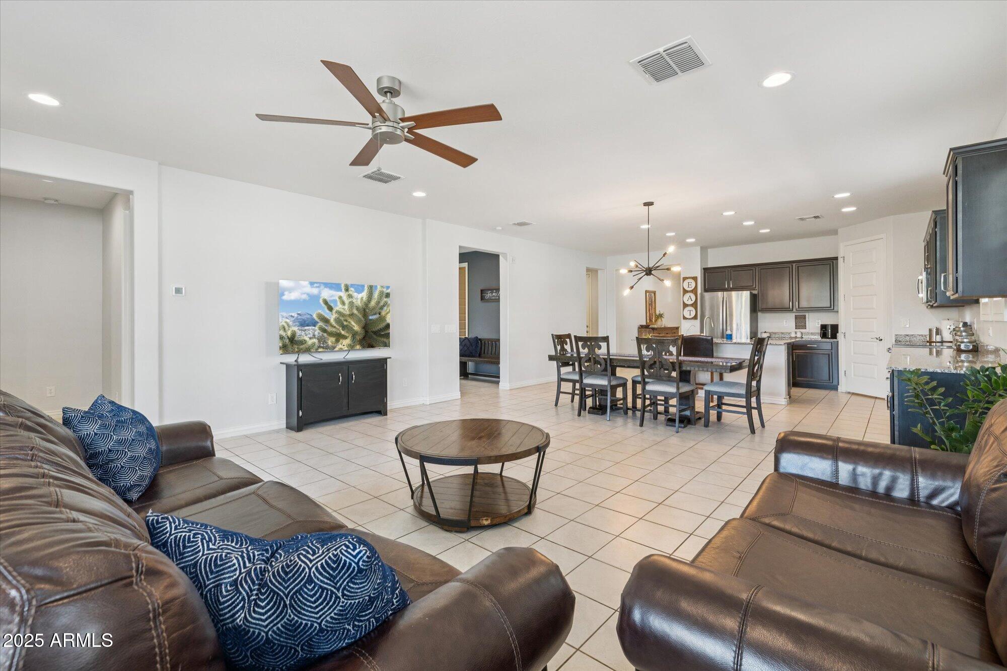 10047 E WAVELENGTH Avenue