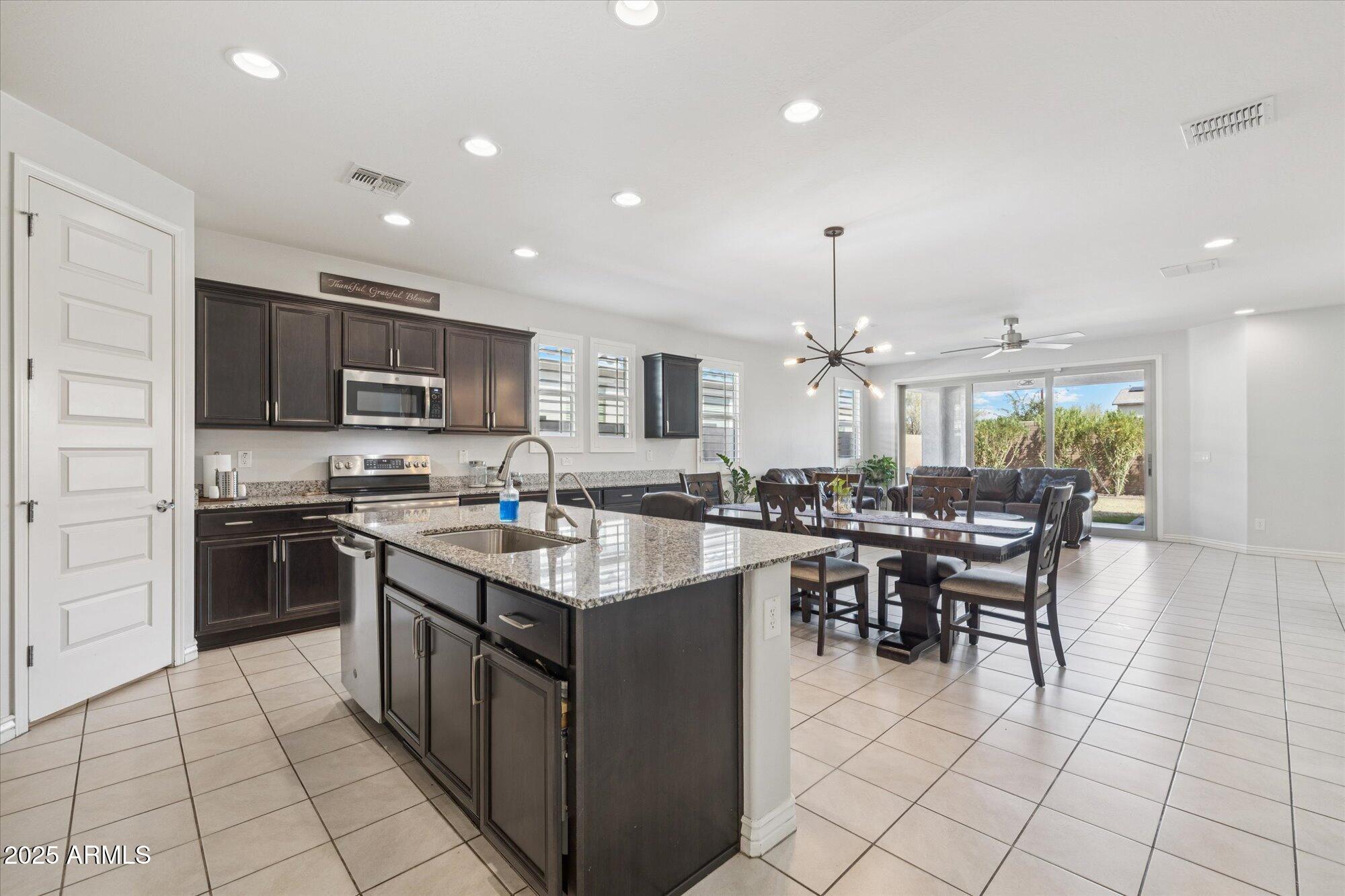 10047 E WAVELENGTH Avenue