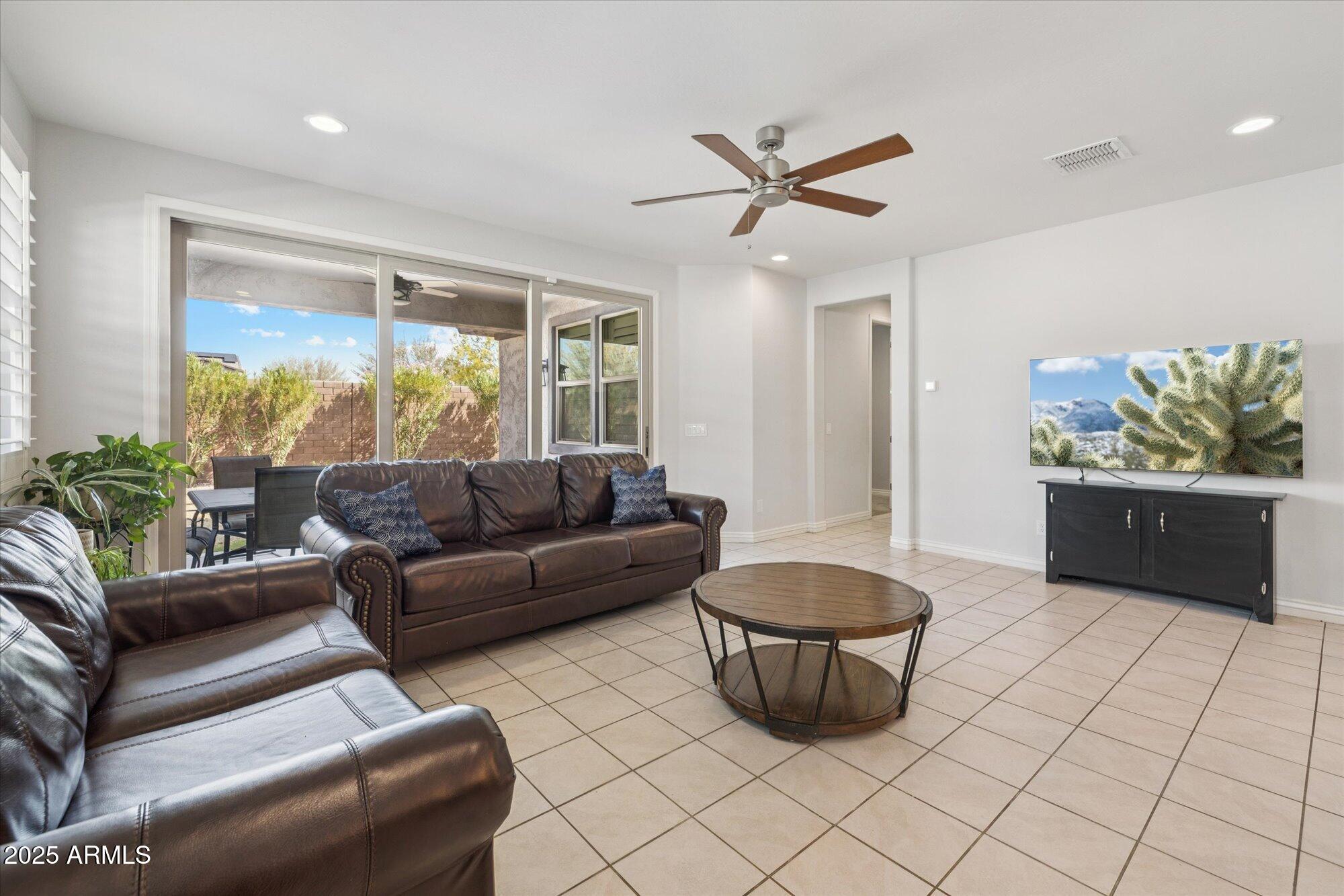 10047 E WAVELENGTH Avenue