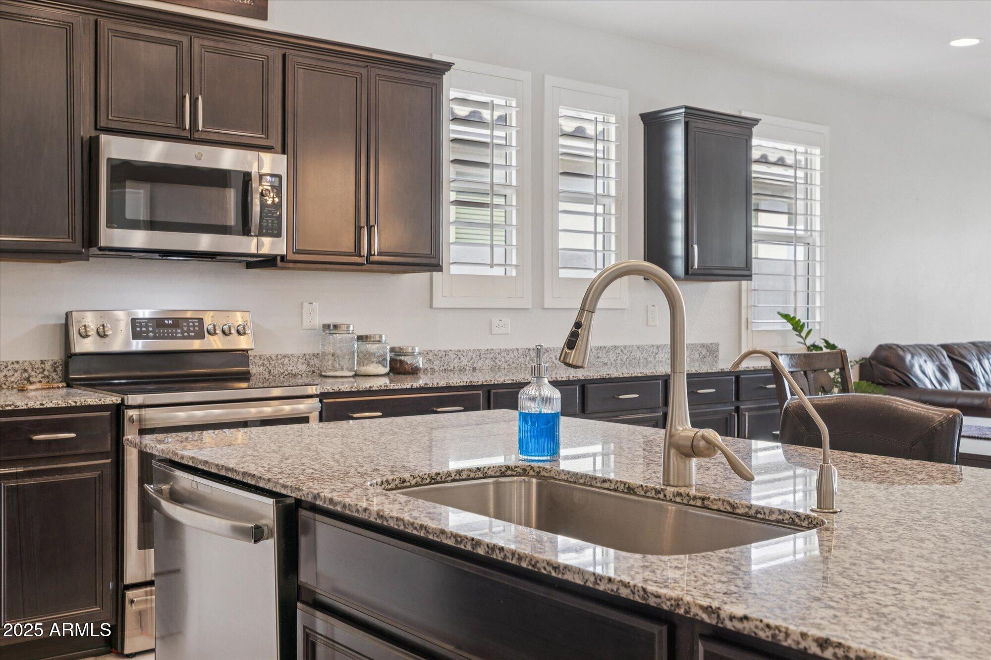 10047 E WAVELENGTH Avenue