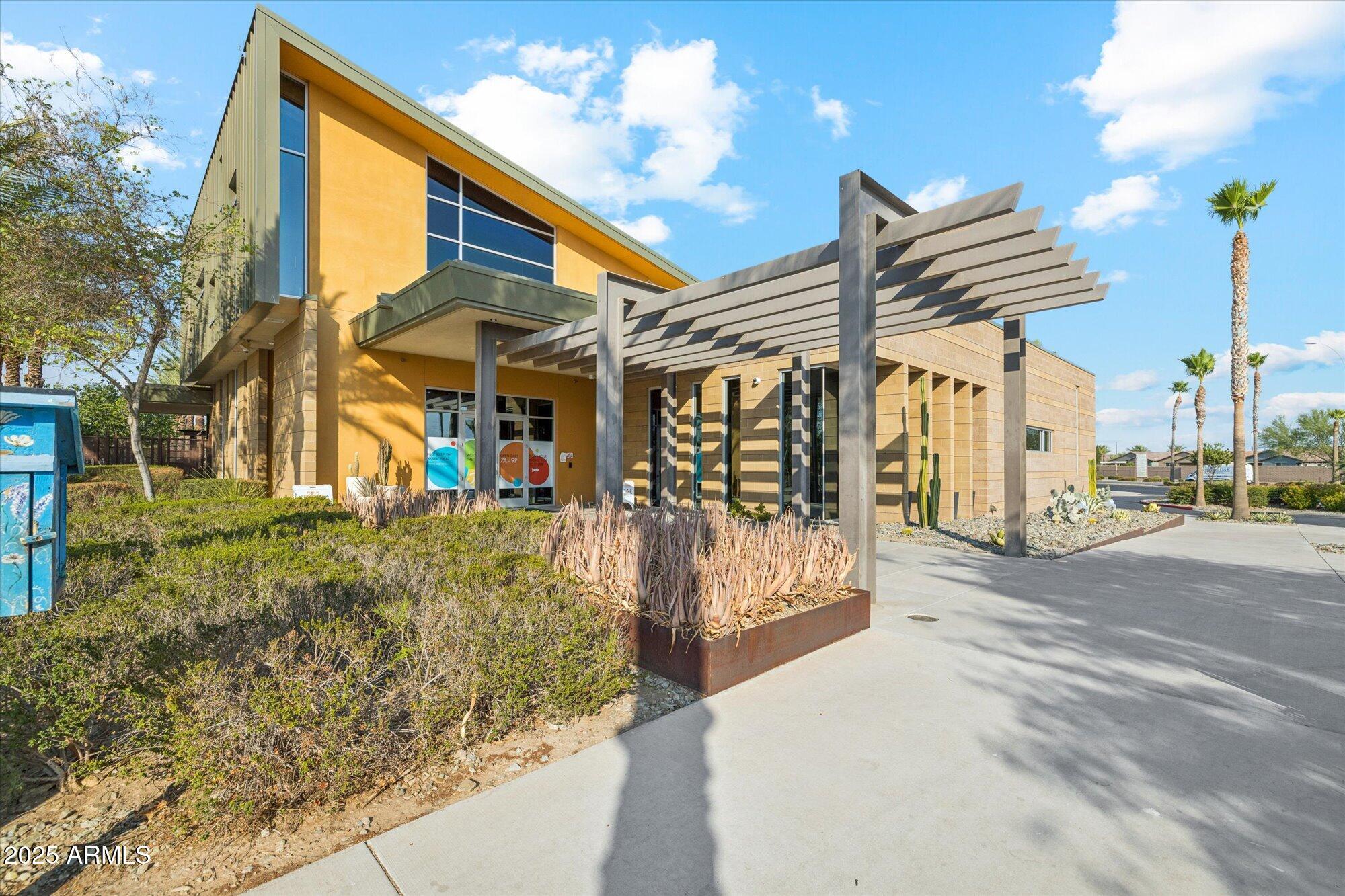 10047 E WAVELENGTH Avenue