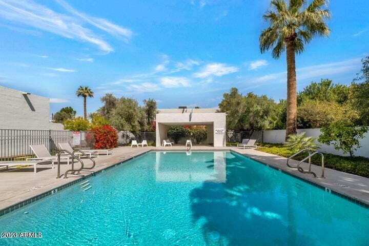 3265 E CAMELBACK Road