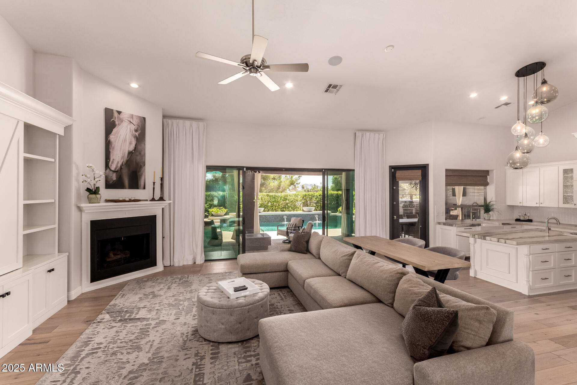 6645 E GELDING Drive