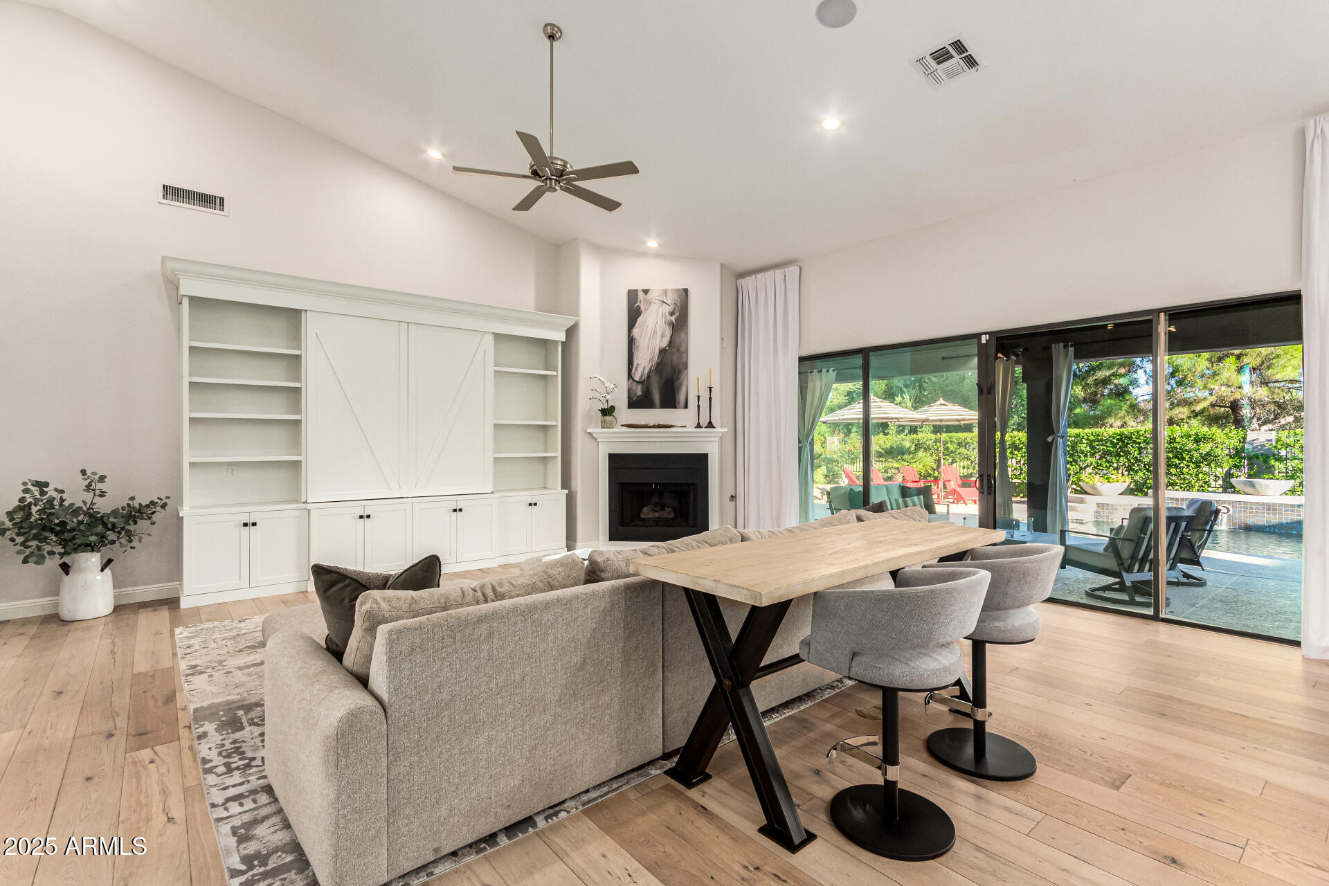 6645 E GELDING Drive