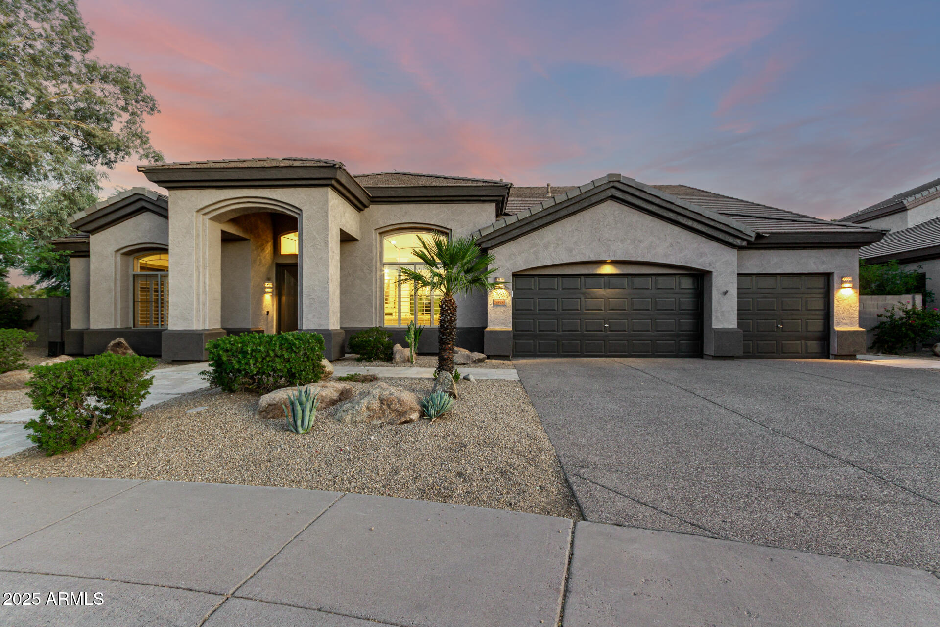 6645 E GELDING Drive
