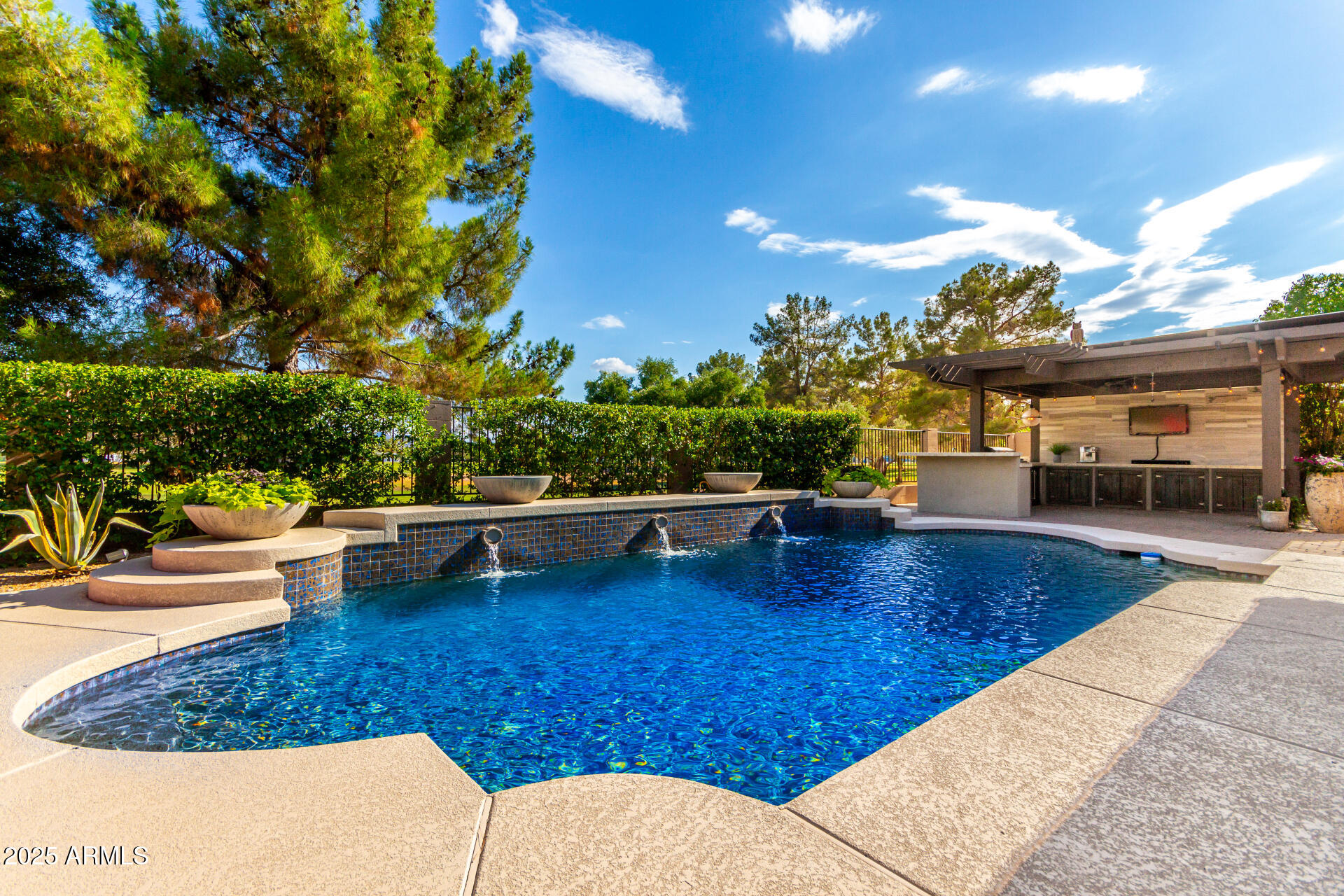 6645 E GELDING Drive