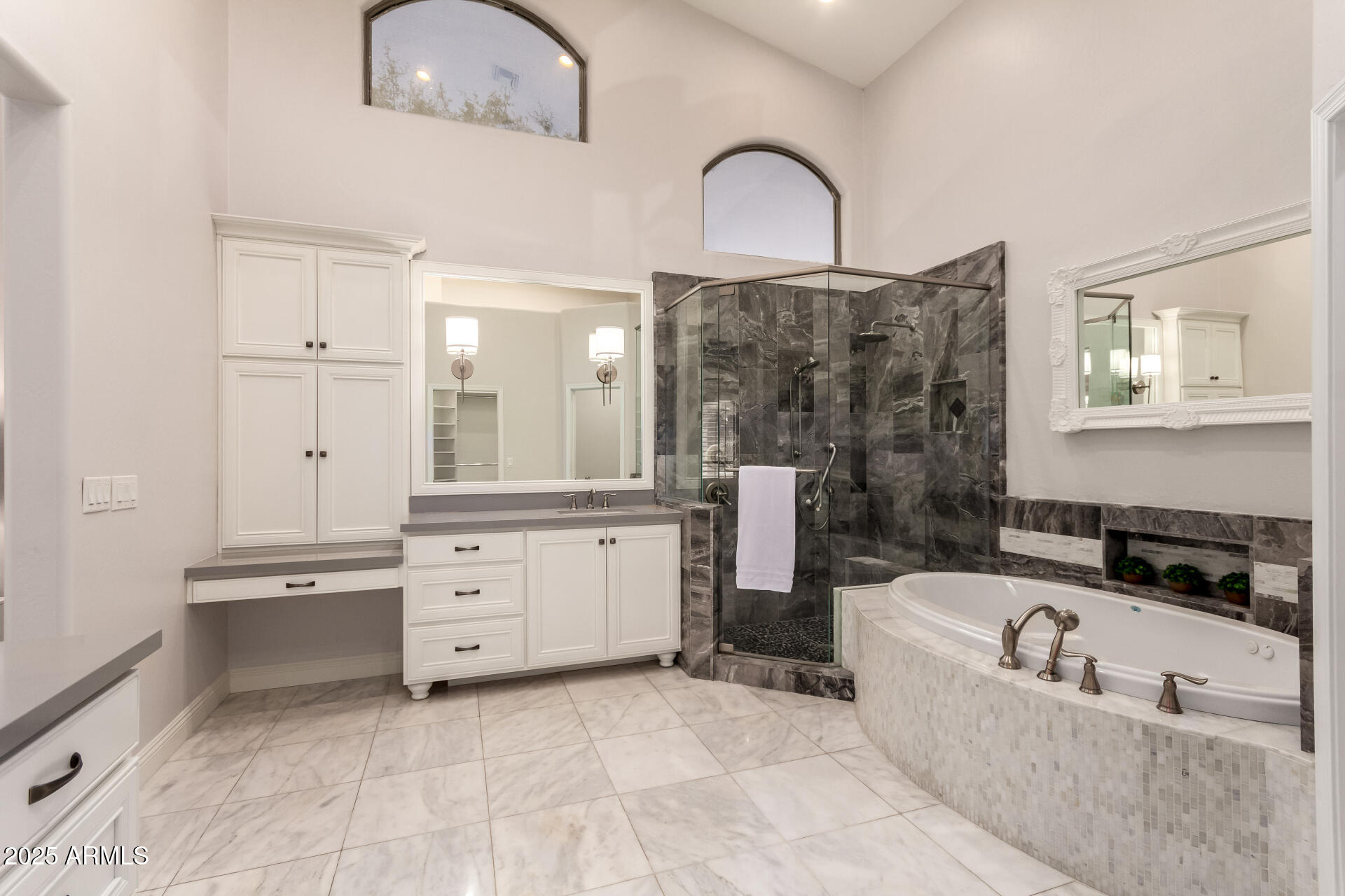 6645 E GELDING Drive