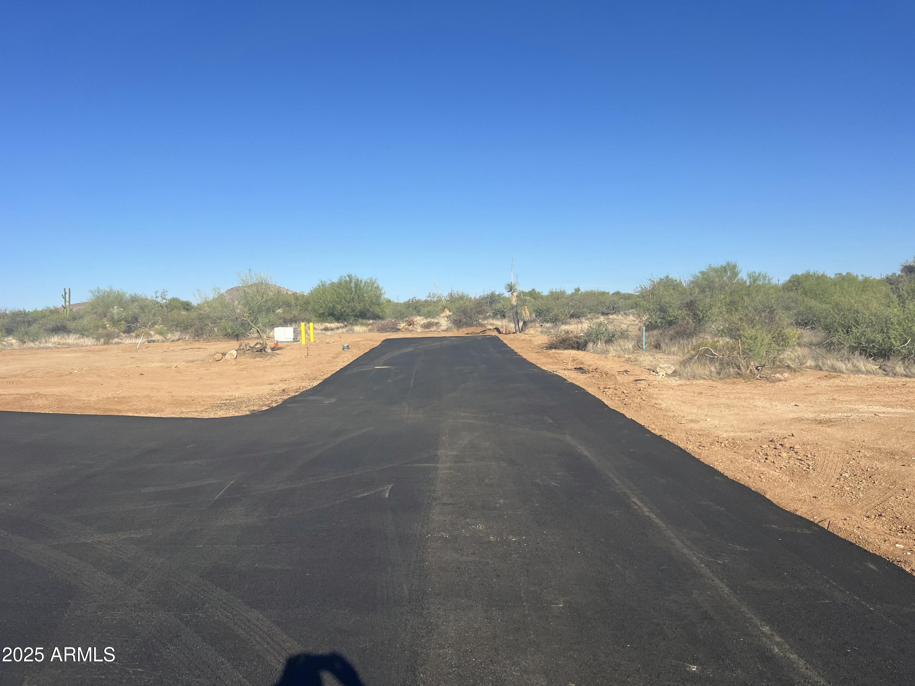 000 E Dixileta Drive, 1