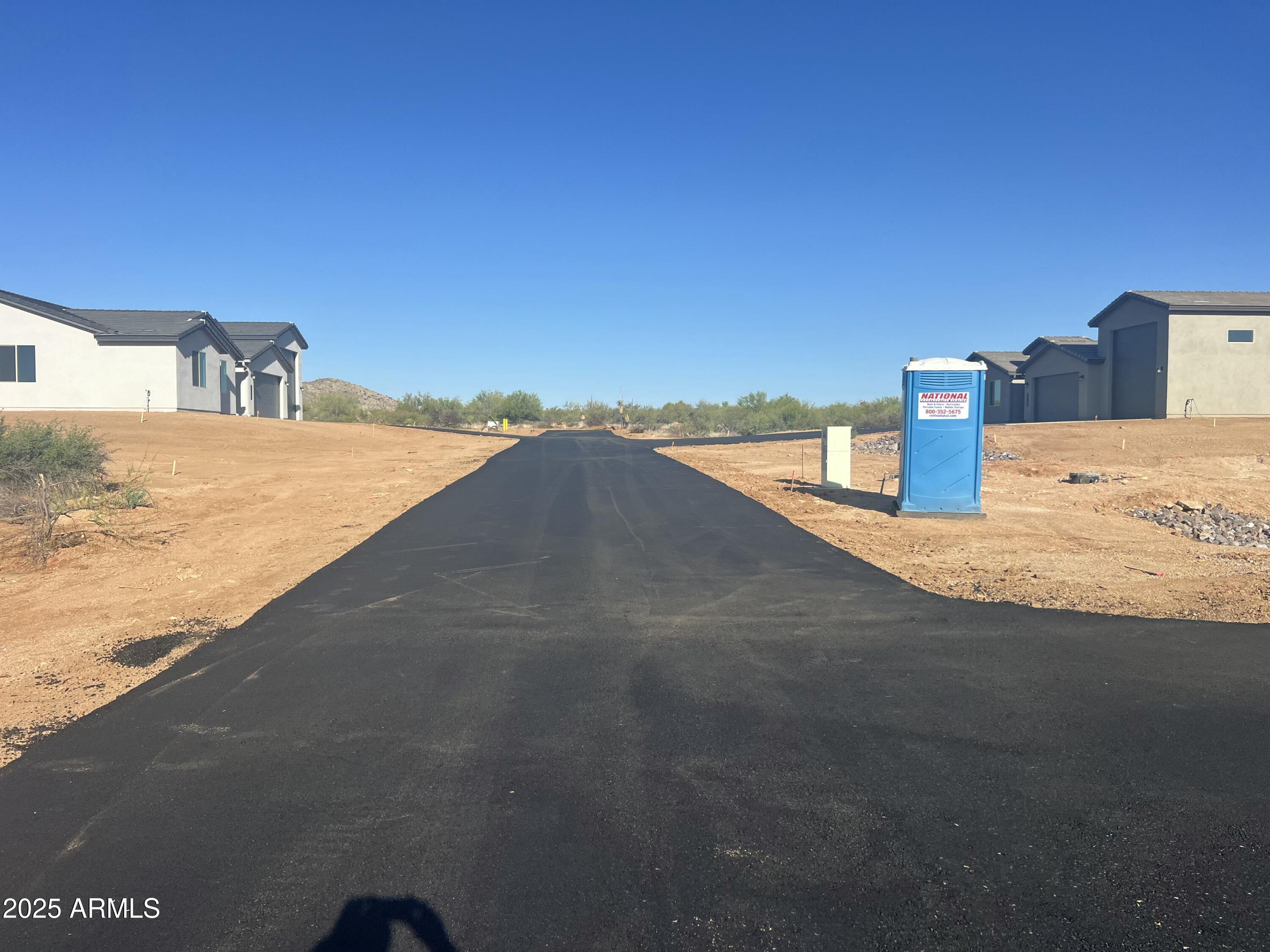 000 E Dixileta Drive, 1