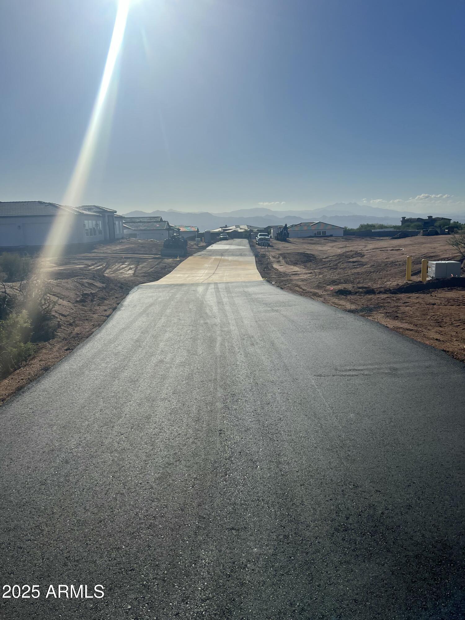 000 E Dixileta Drive, 1