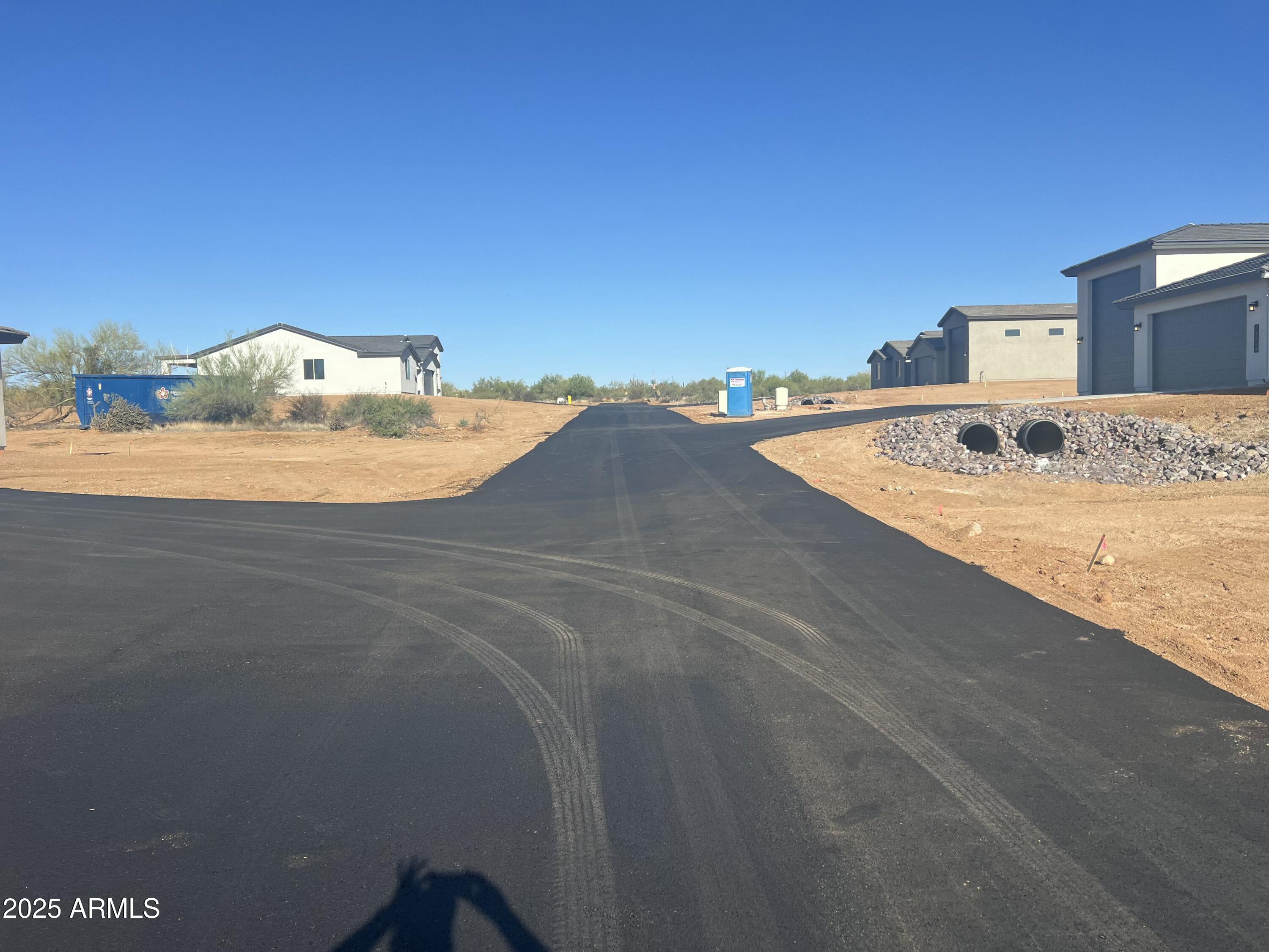 000 E Dixileta Drive, 1