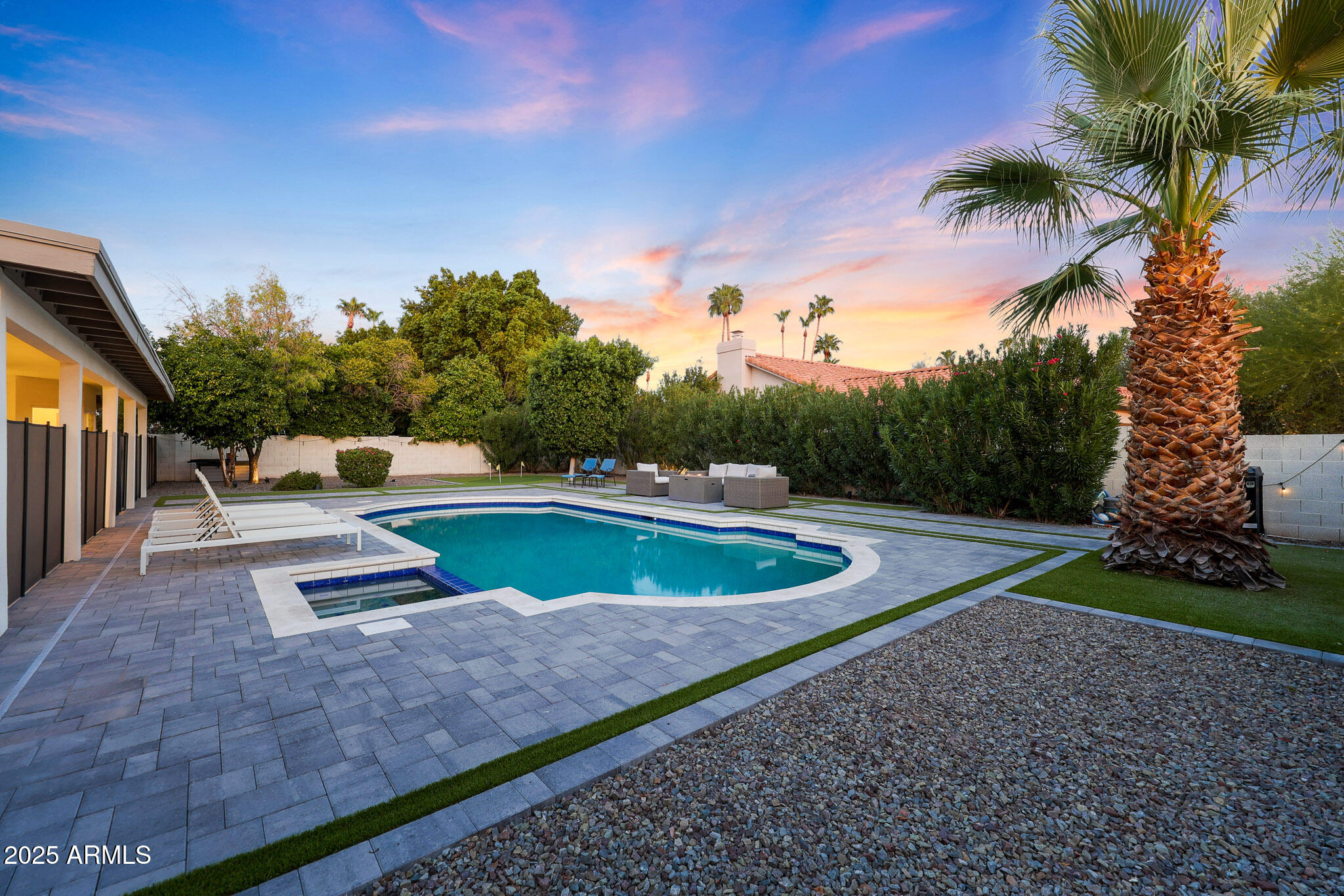 10207 E SAN SALVADOR Drive