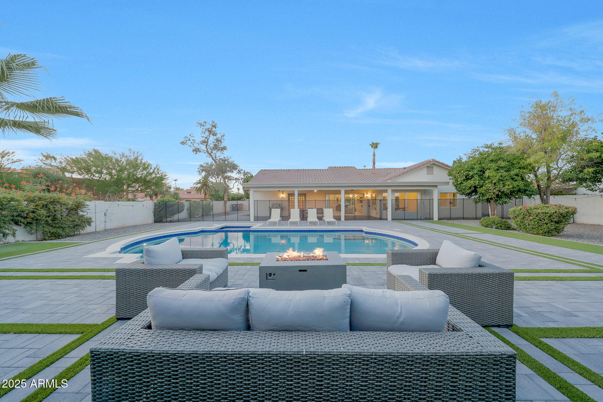 10207 E SAN SALVADOR Drive