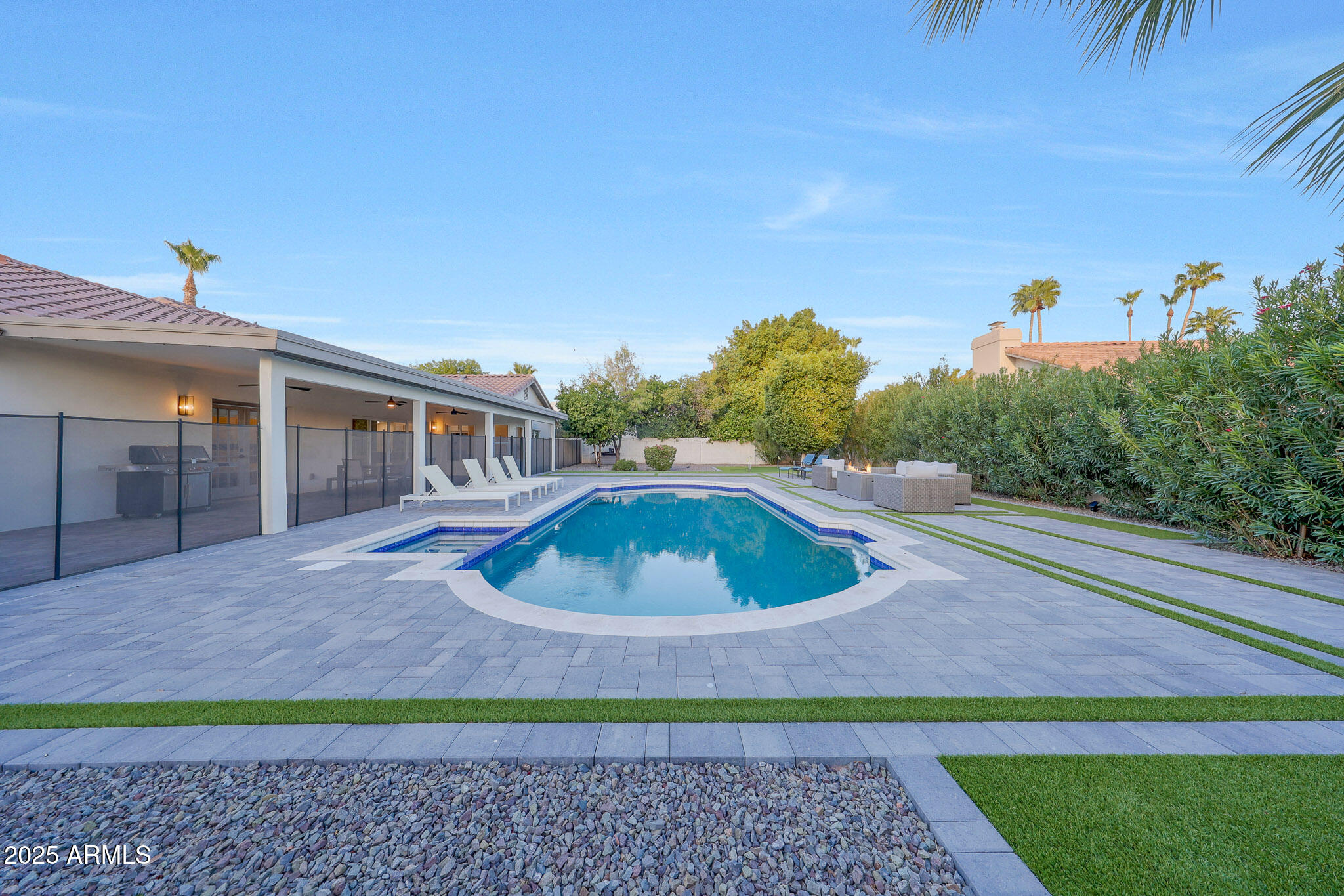 10207 E SAN SALVADOR Drive