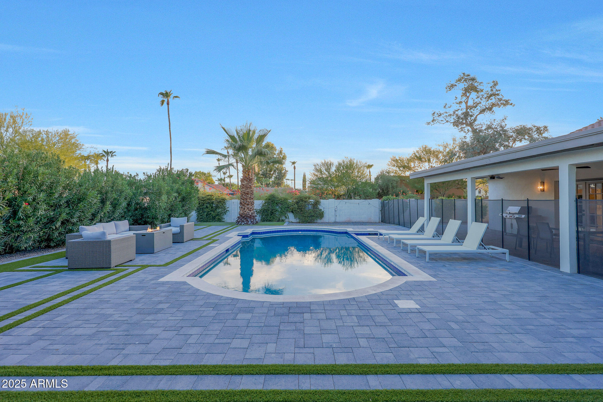 10207 E SAN SALVADOR Drive