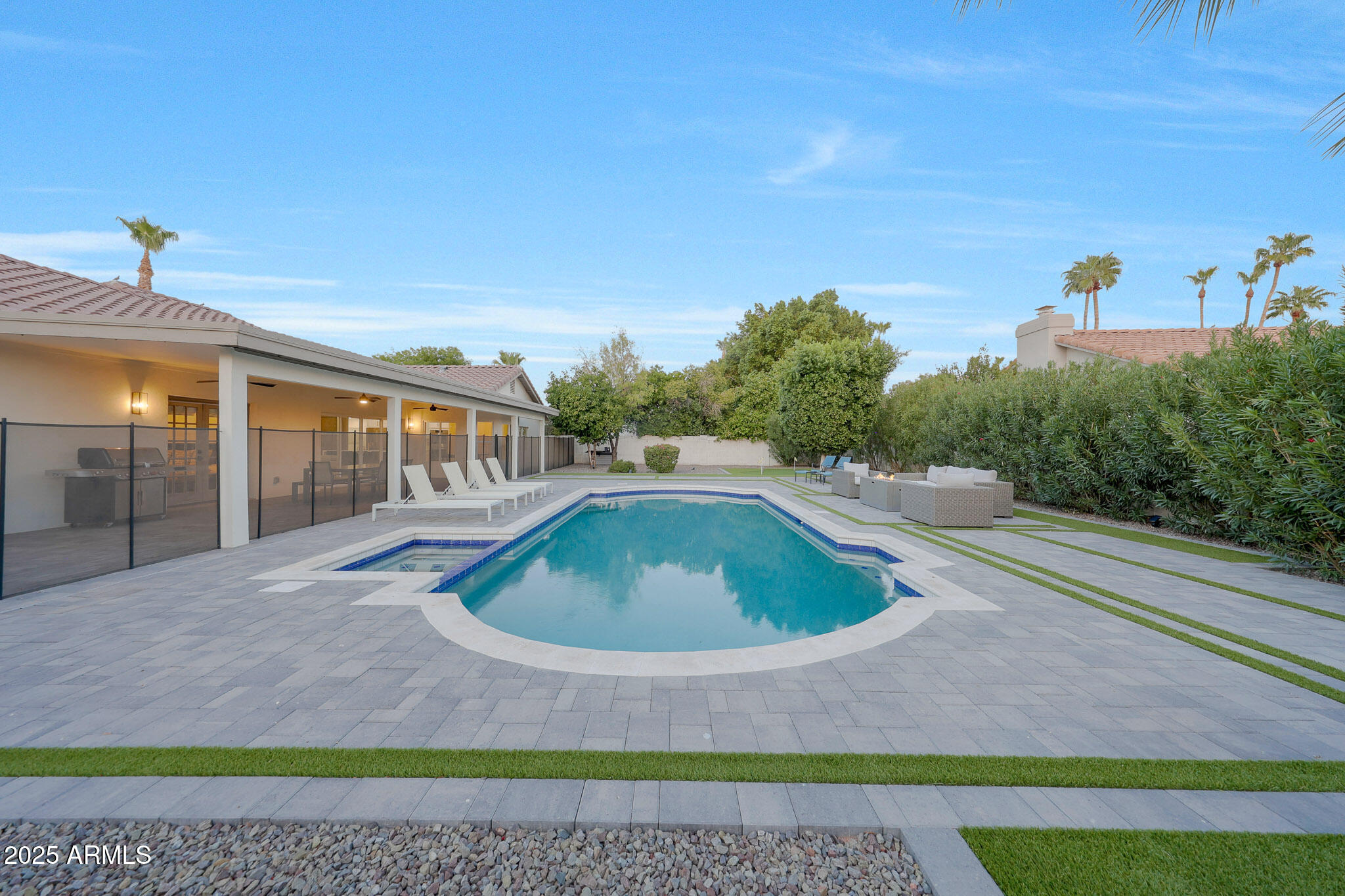 10207 E SAN SALVADOR Drive