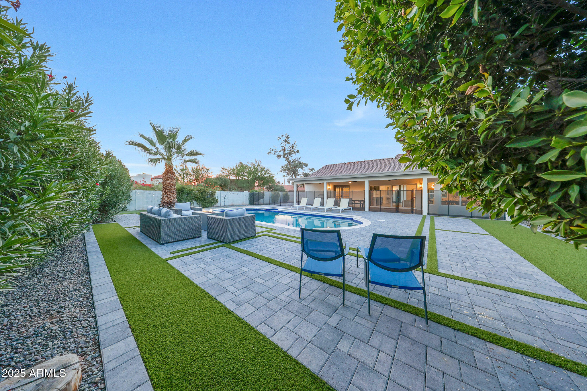 10207 E SAN SALVADOR Drive