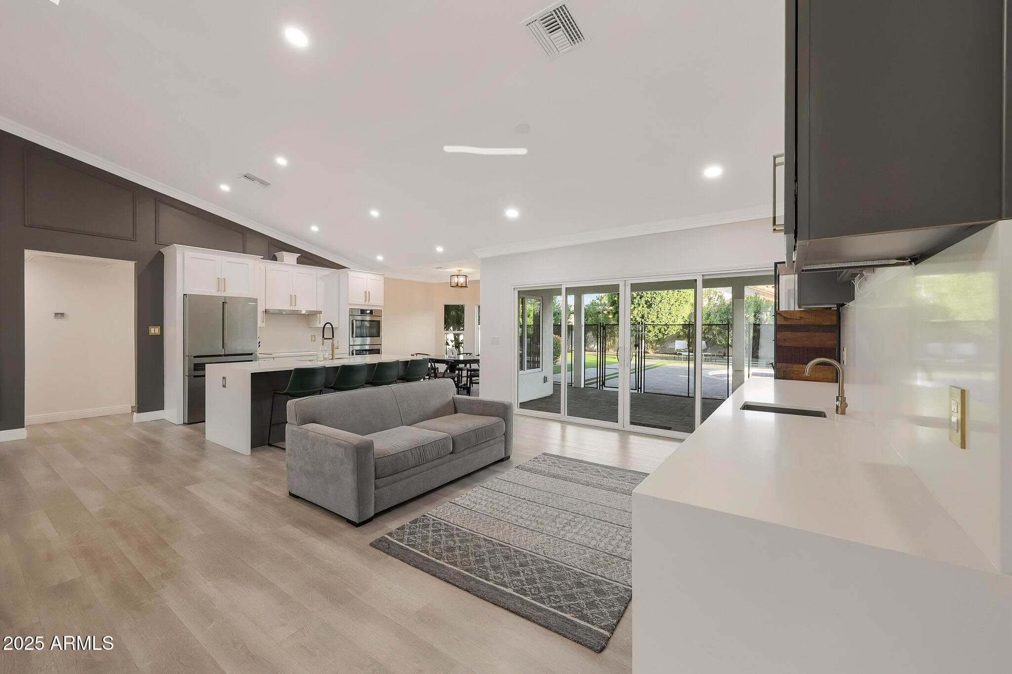 10207 E SAN SALVADOR Drive
