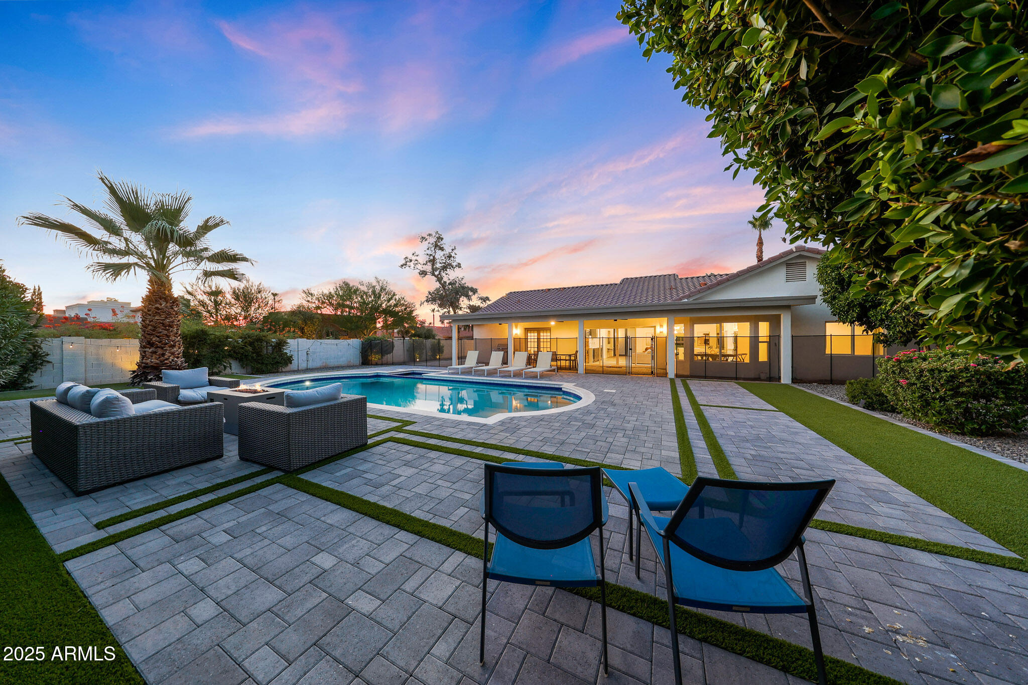 10207 E SAN SALVADOR Drive