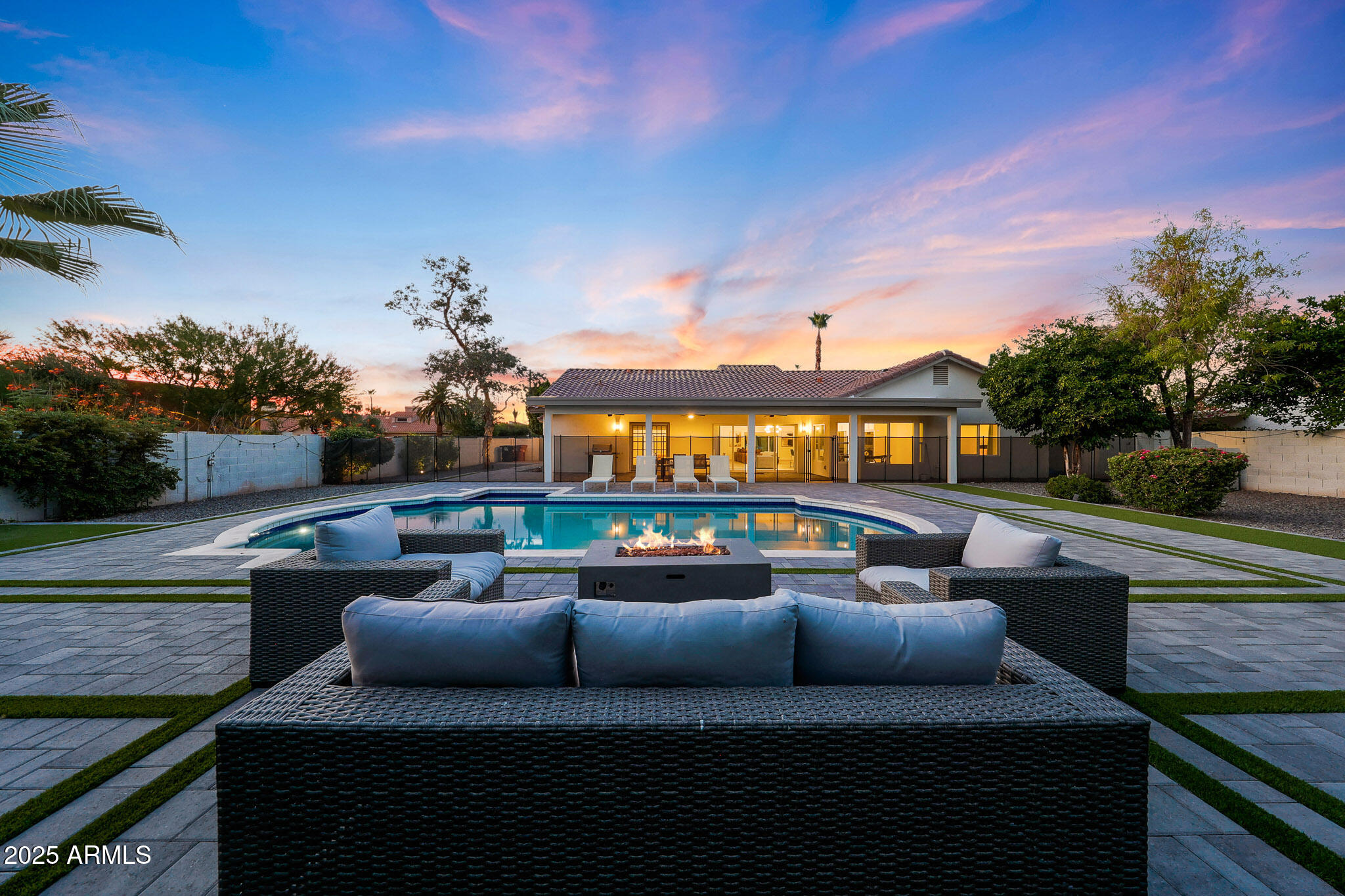 10207 E SAN SALVADOR Drive