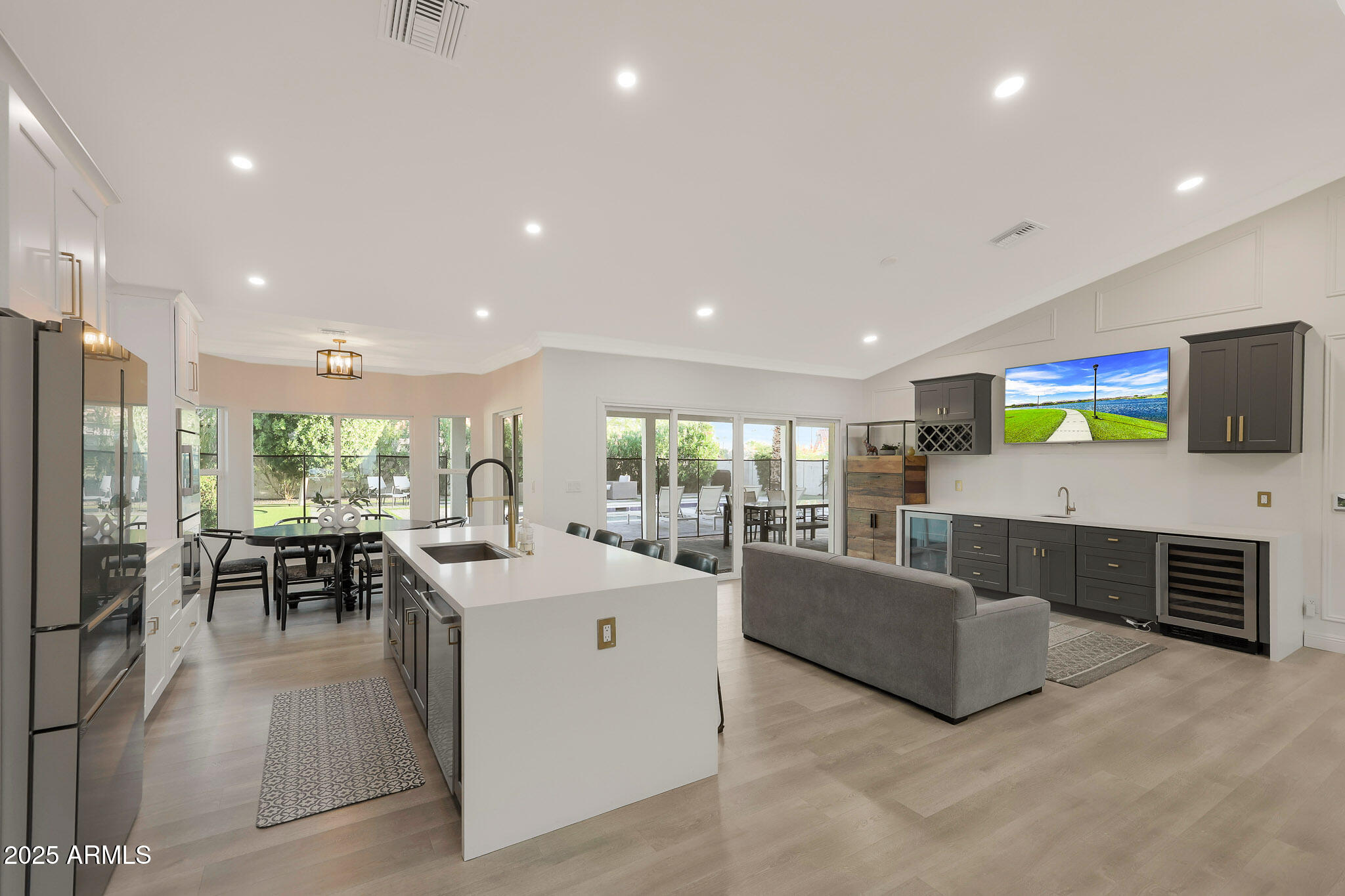 10207 E SAN SALVADOR Drive