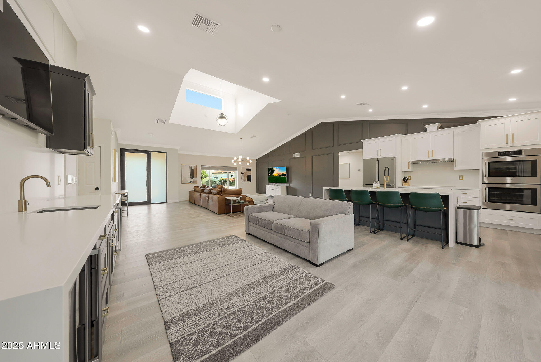 10207 E SAN SALVADOR Drive