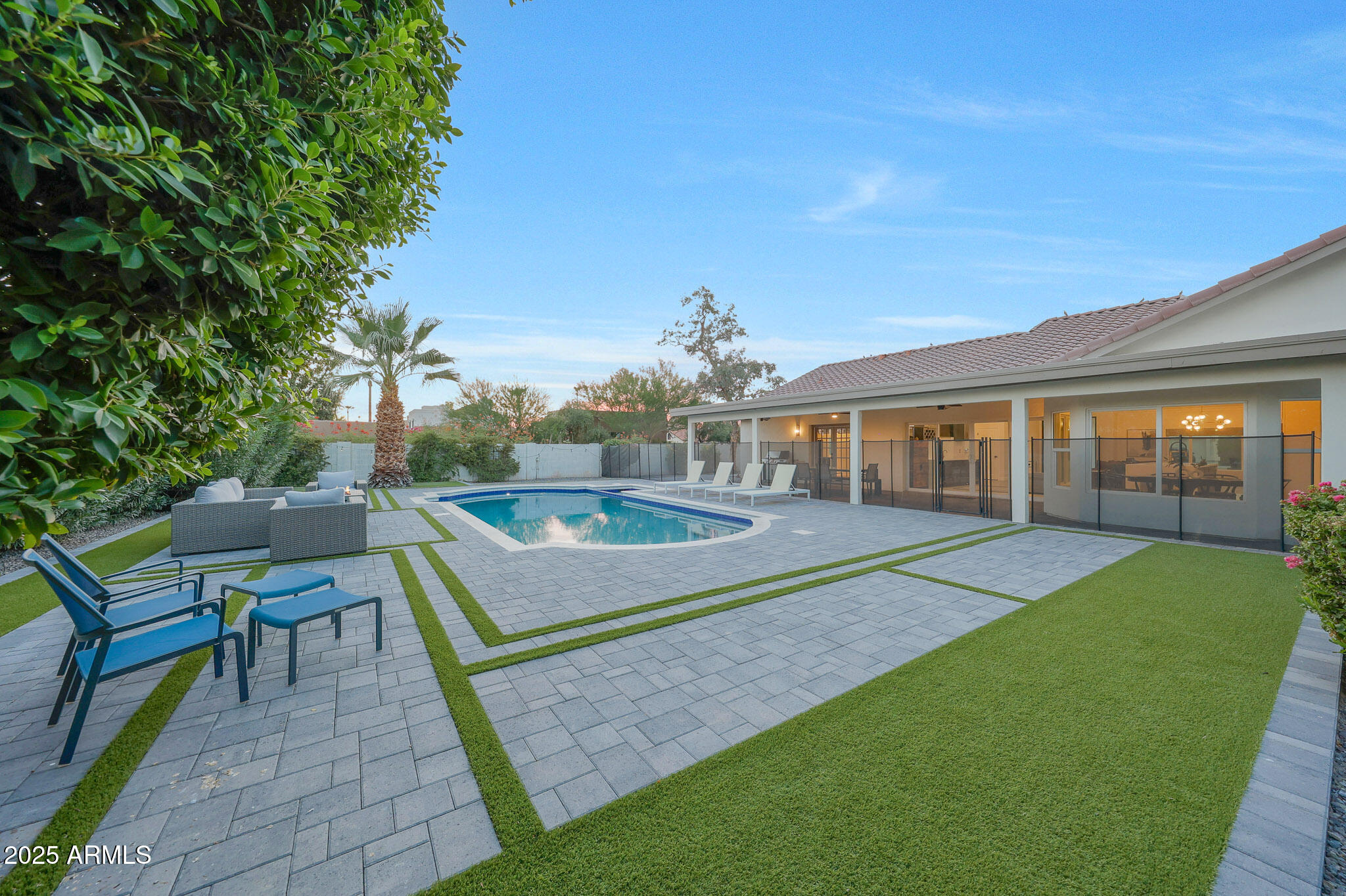 10207 E SAN SALVADOR Drive