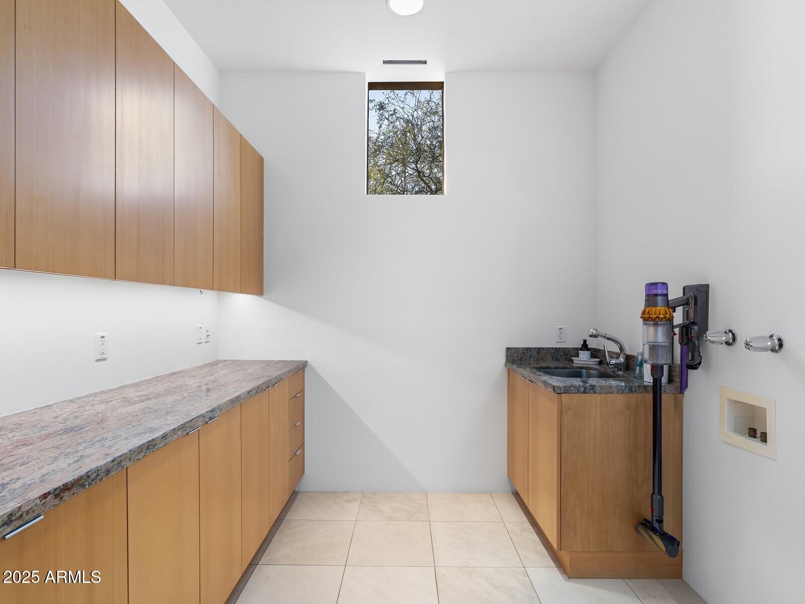 9191 E HAPPY HOLLOW Drive