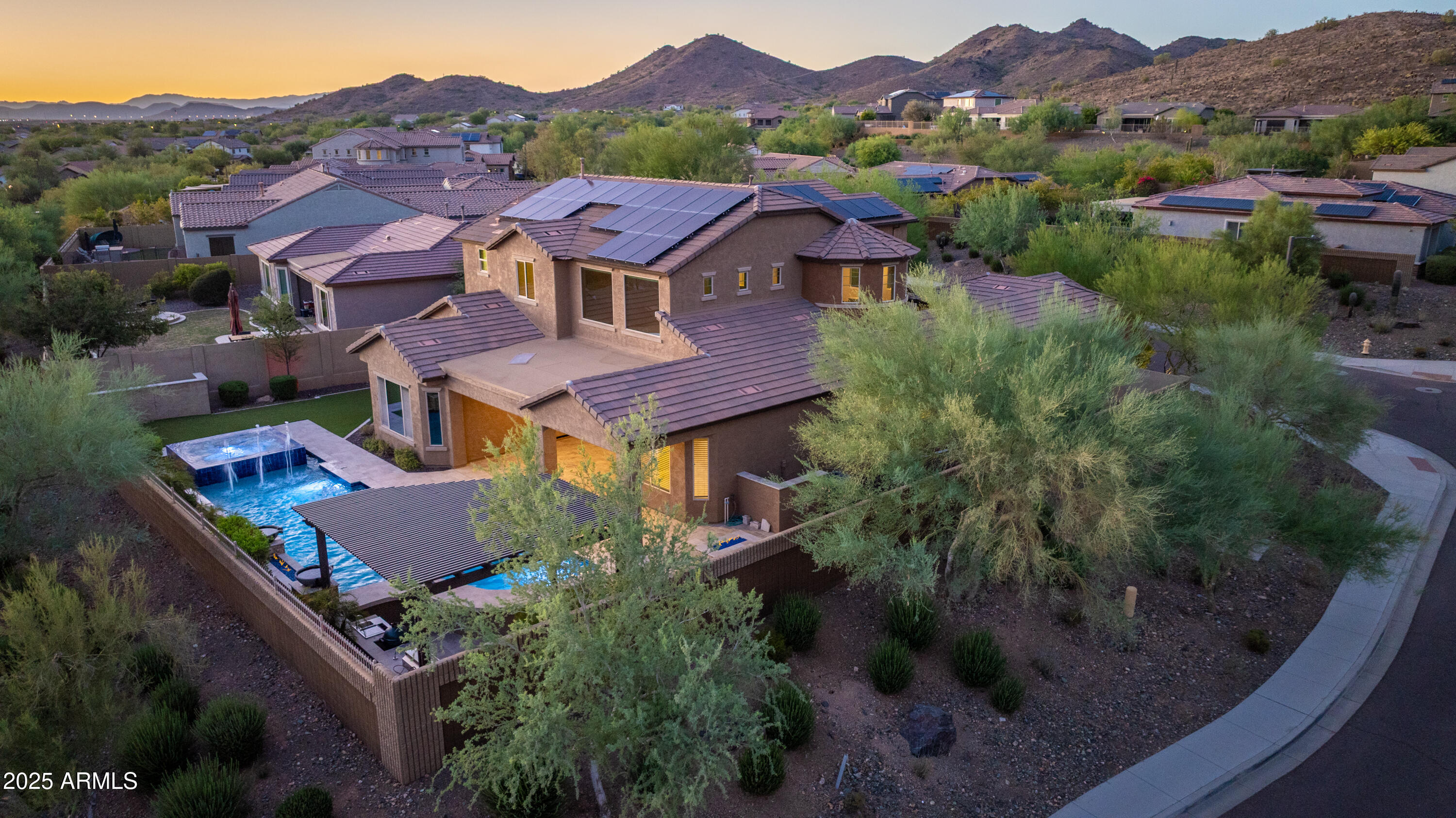1535 W QUAIL TRACK Drive