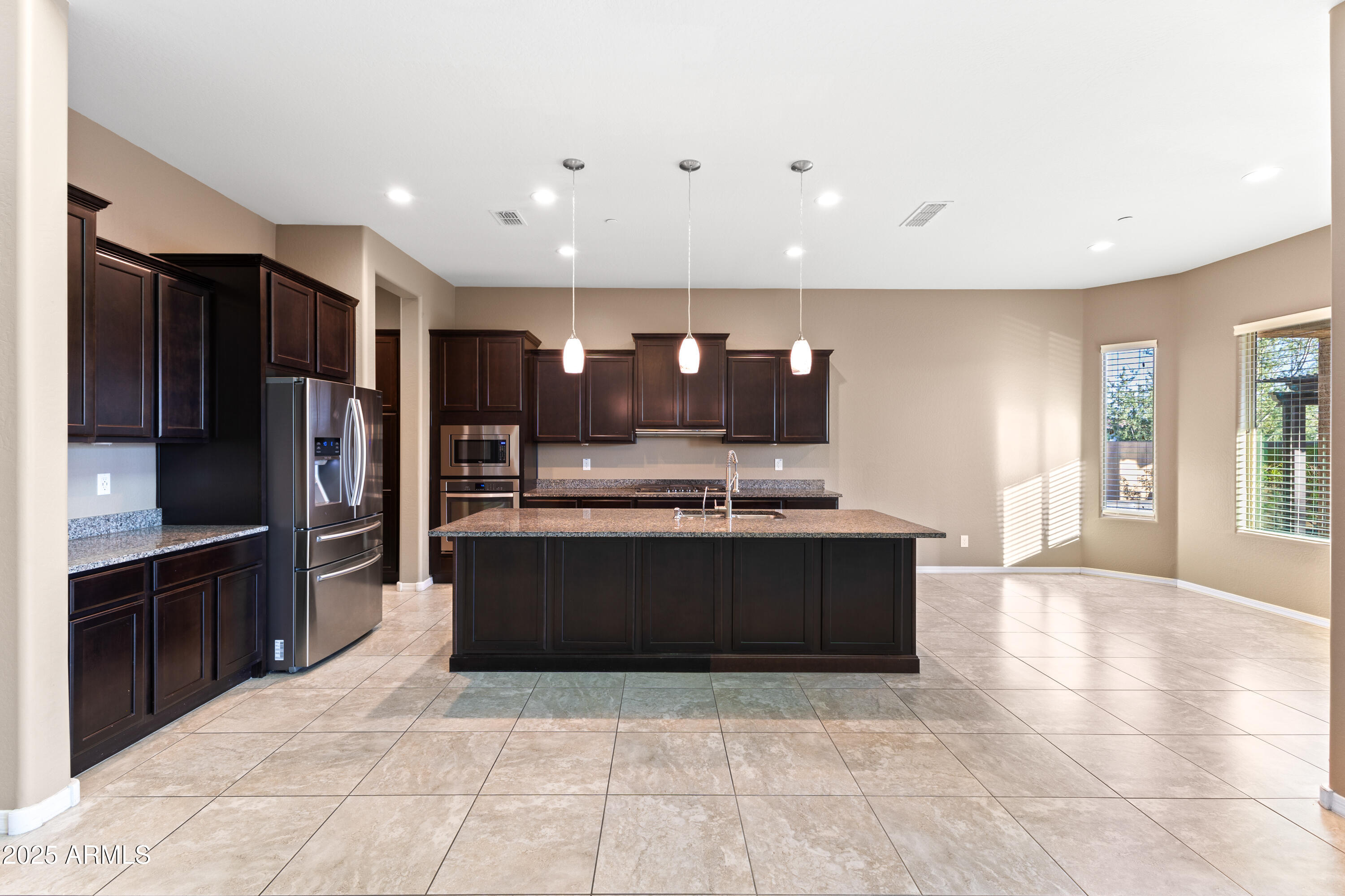1535 W QUAIL TRACK Drive