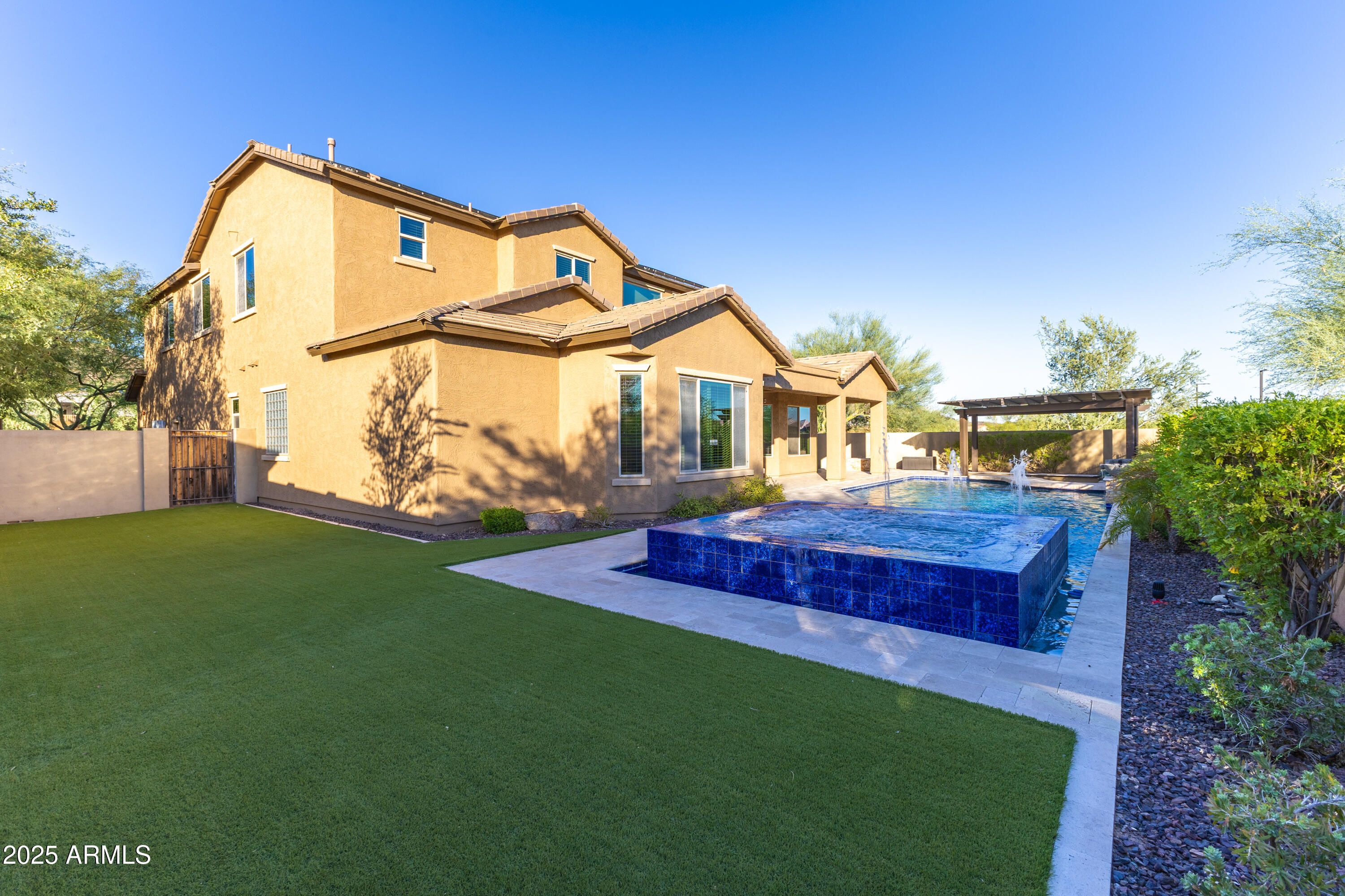 1535 W QUAIL TRACK Drive