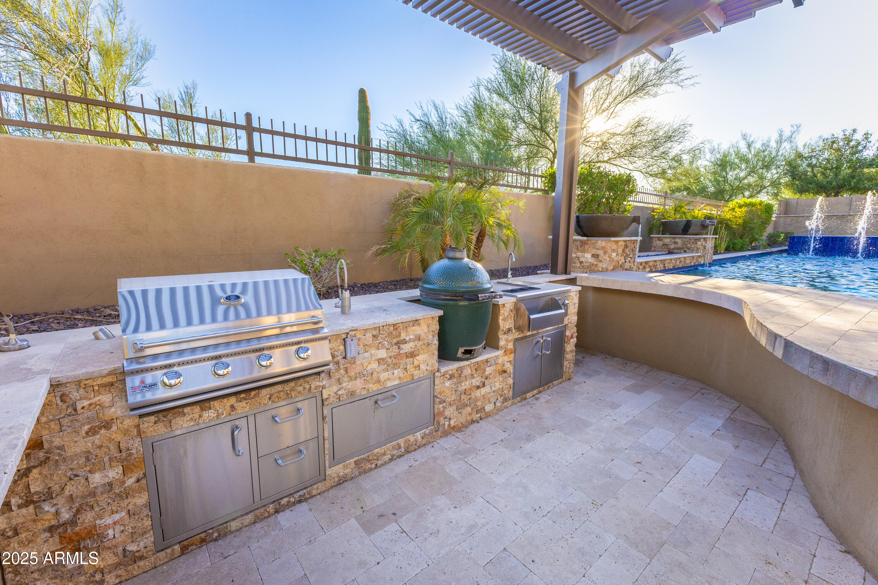 1535 W QUAIL TRACK Drive