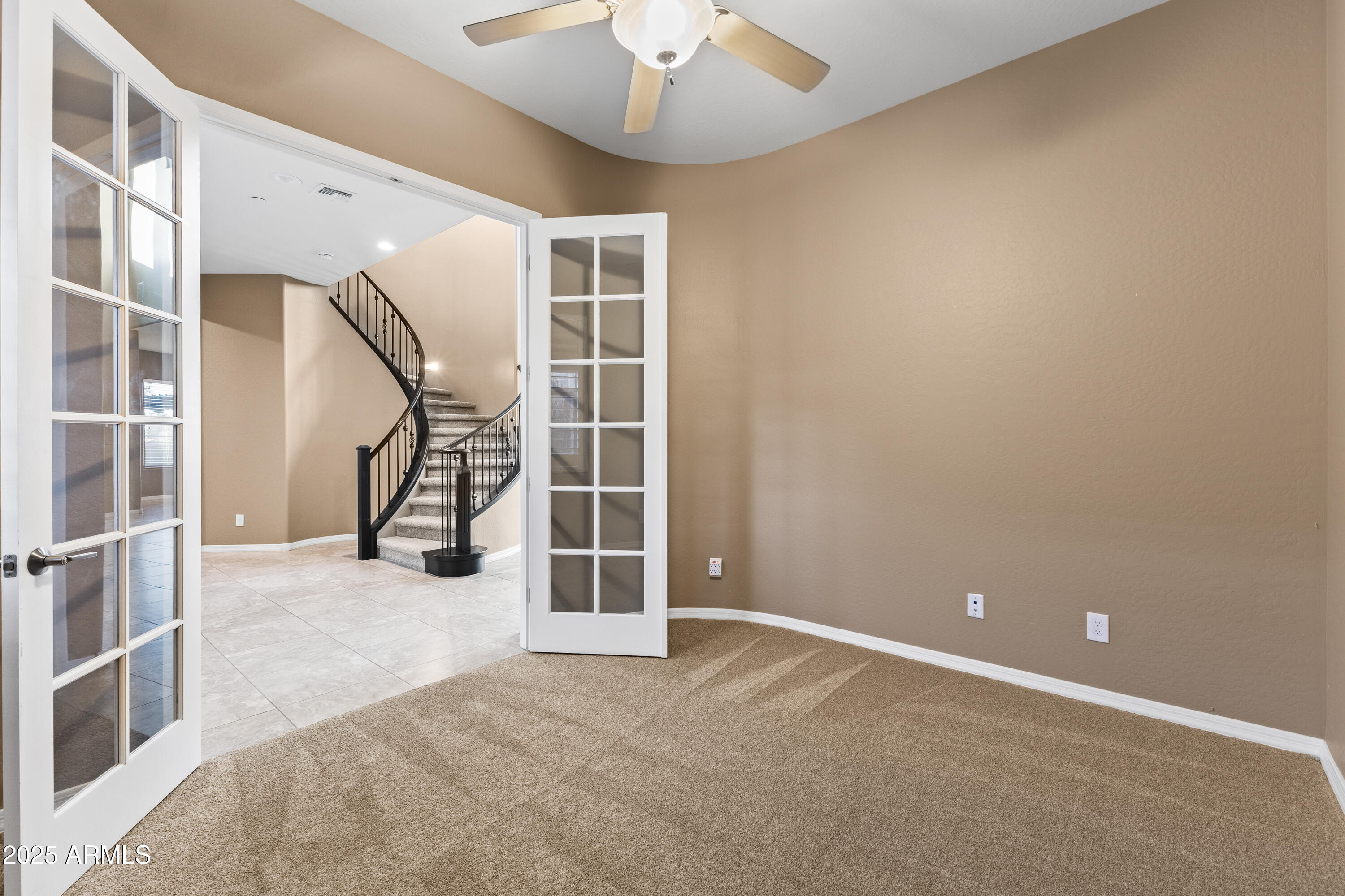1535 W QUAIL TRACK Drive