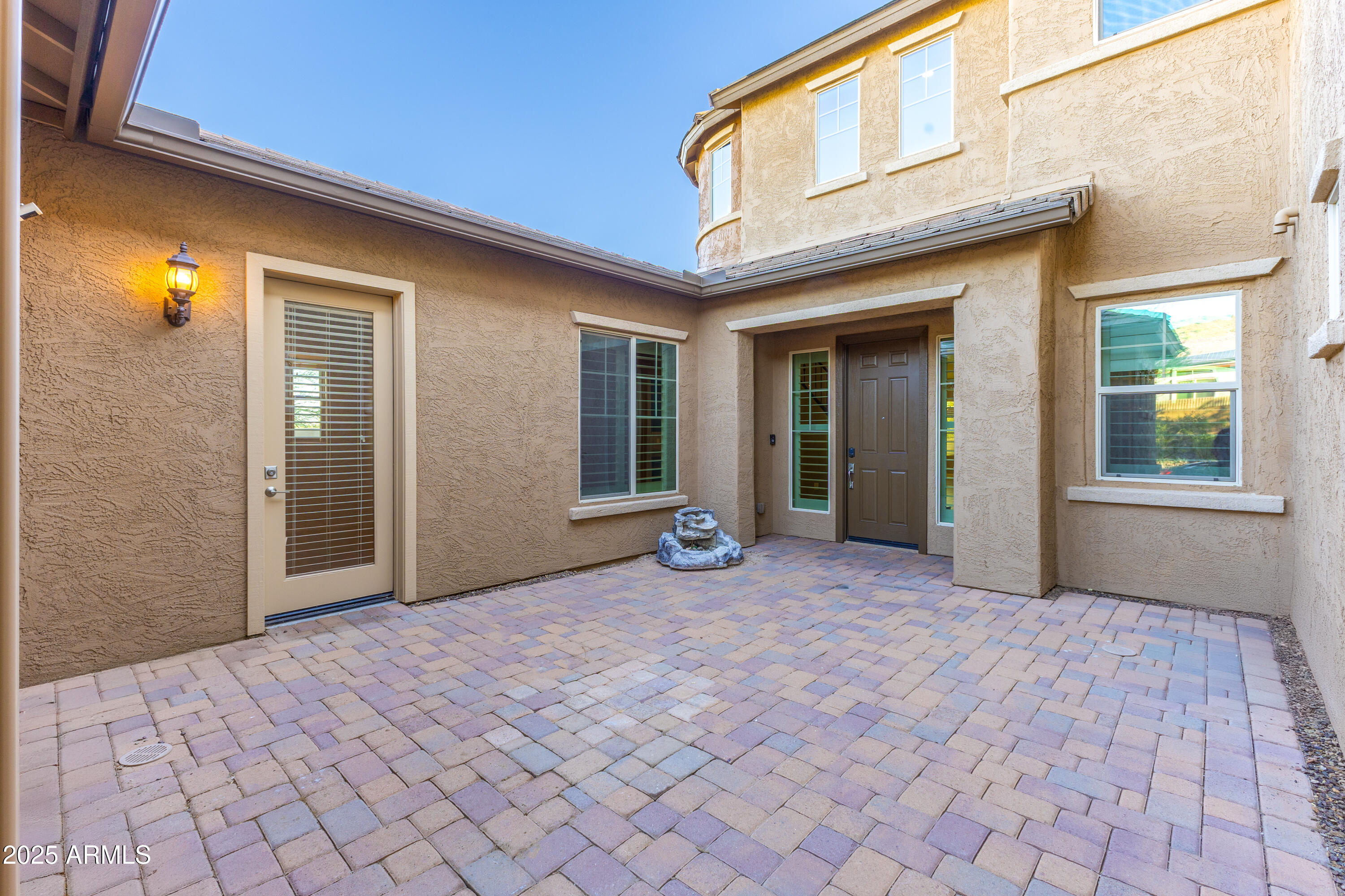 1535 W QUAIL TRACK Drive
