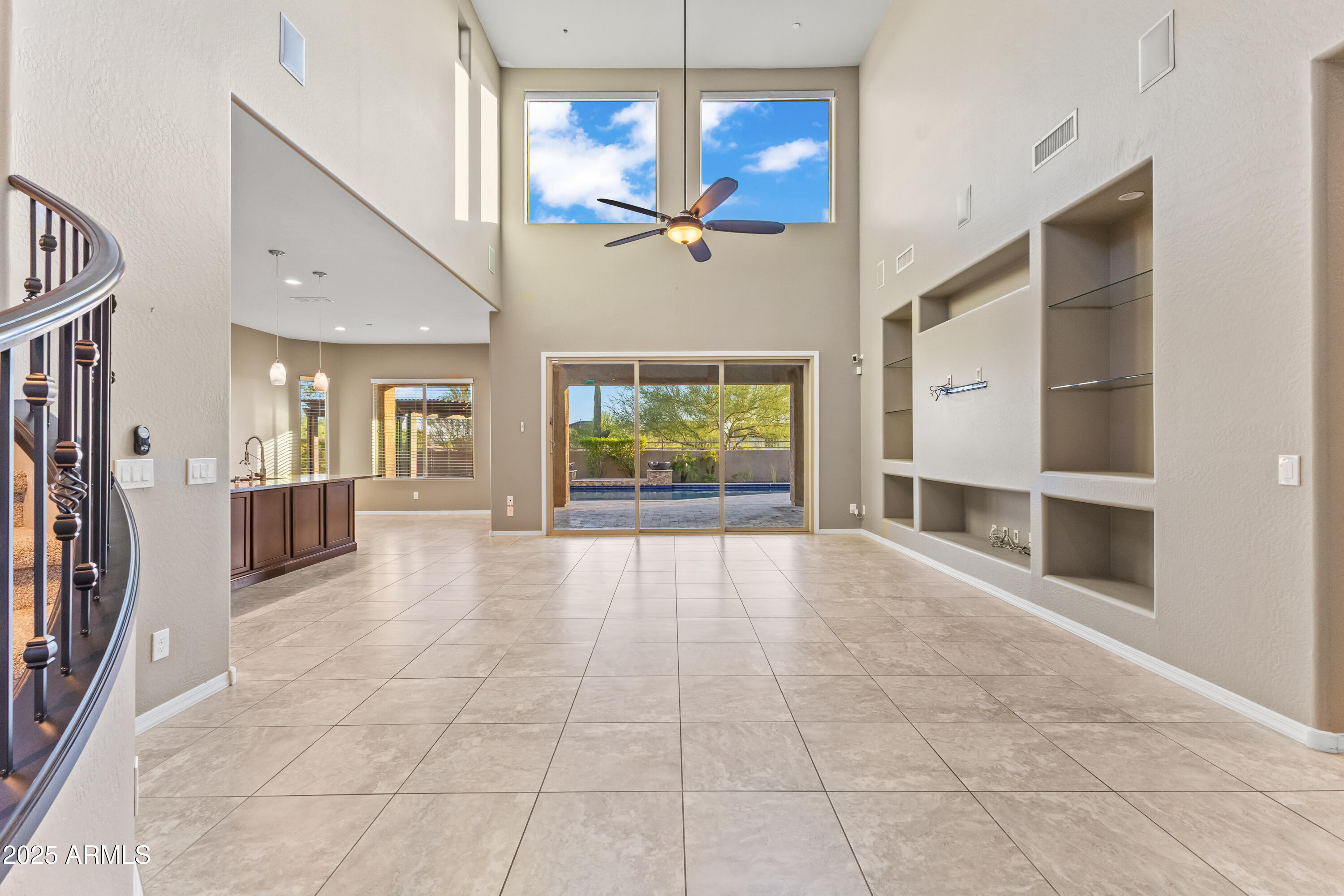 1535 W QUAIL TRACK Drive