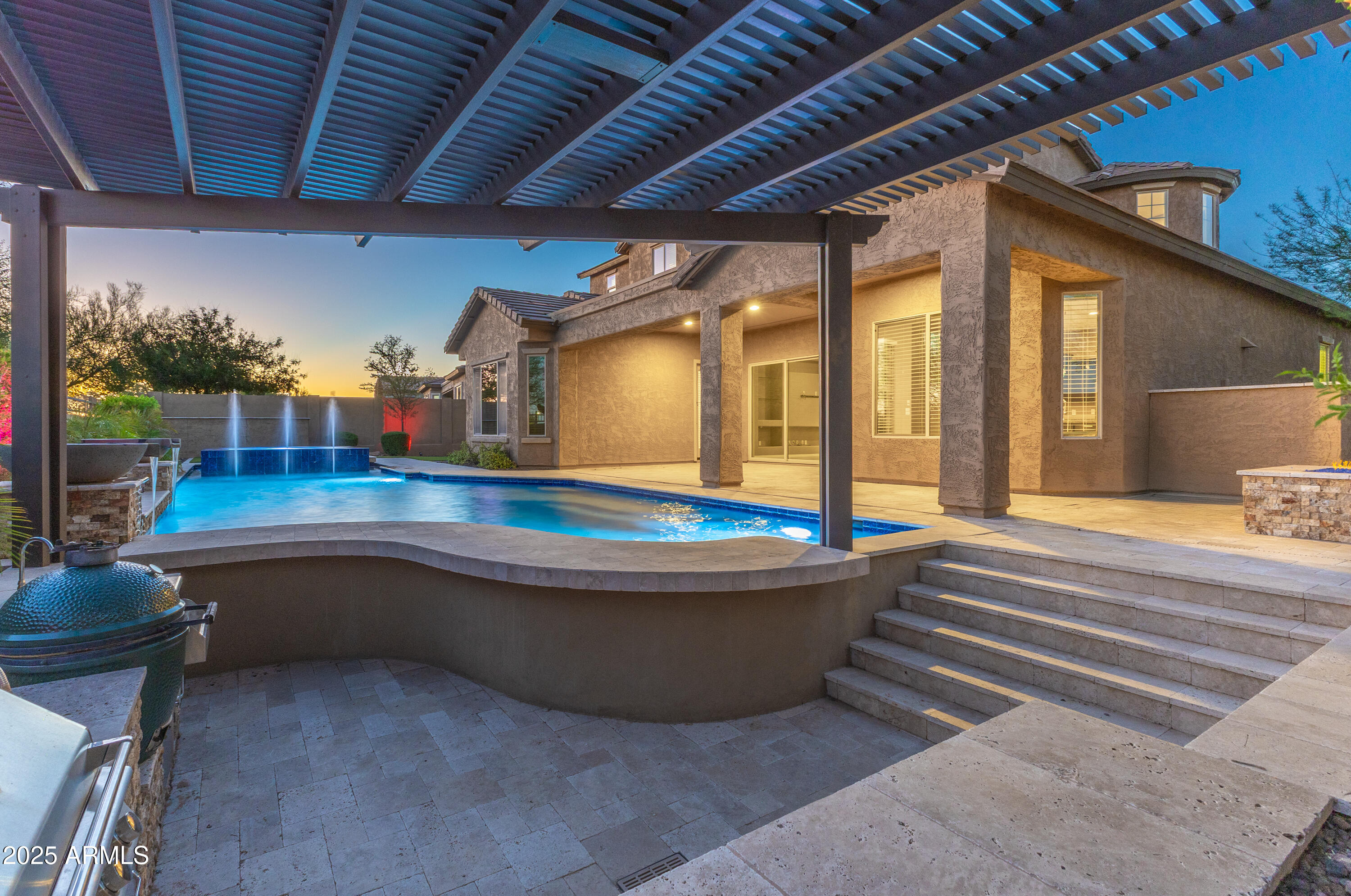 1535 W QUAIL TRACK Drive