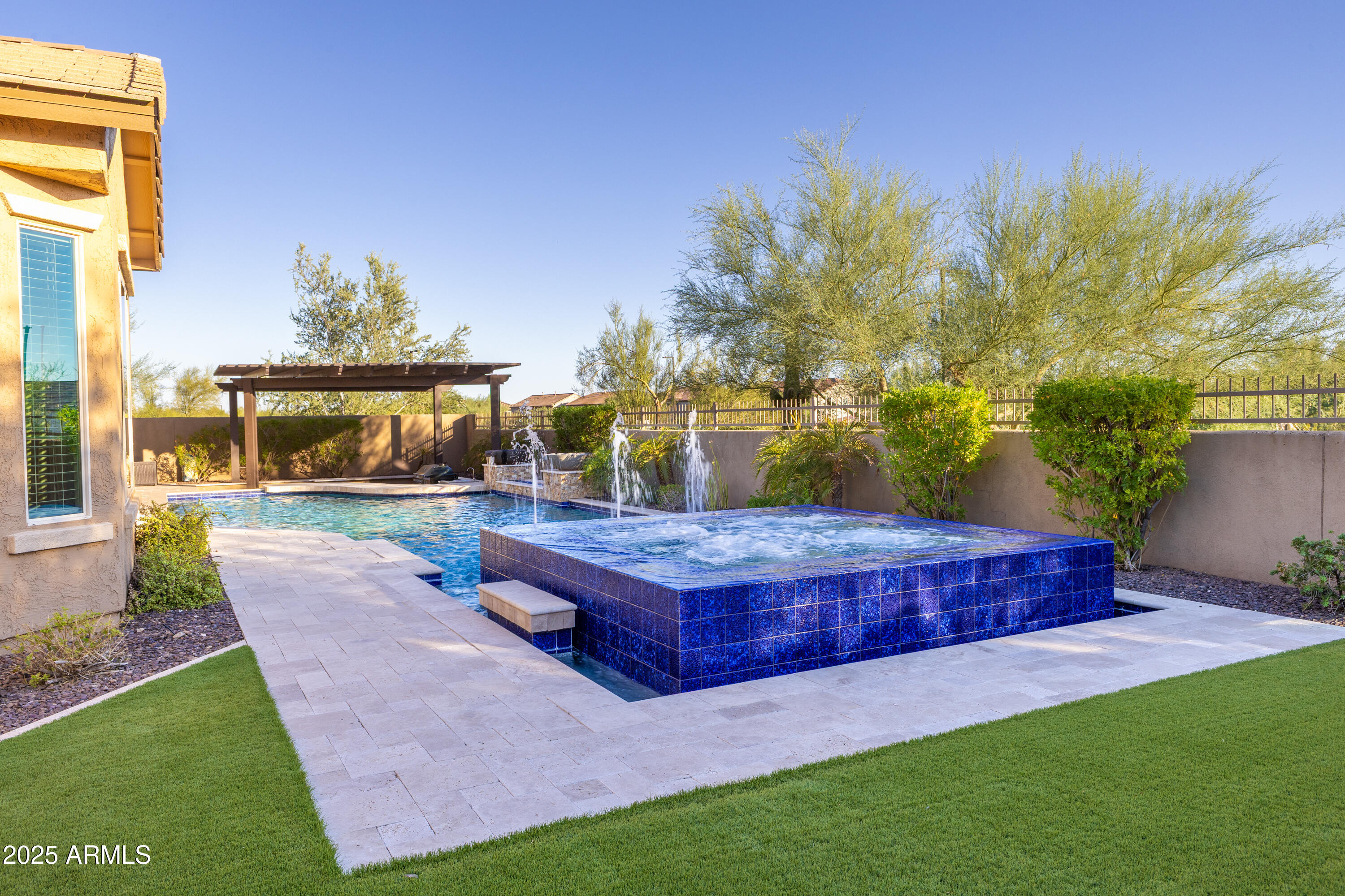 1535 W QUAIL TRACK Drive