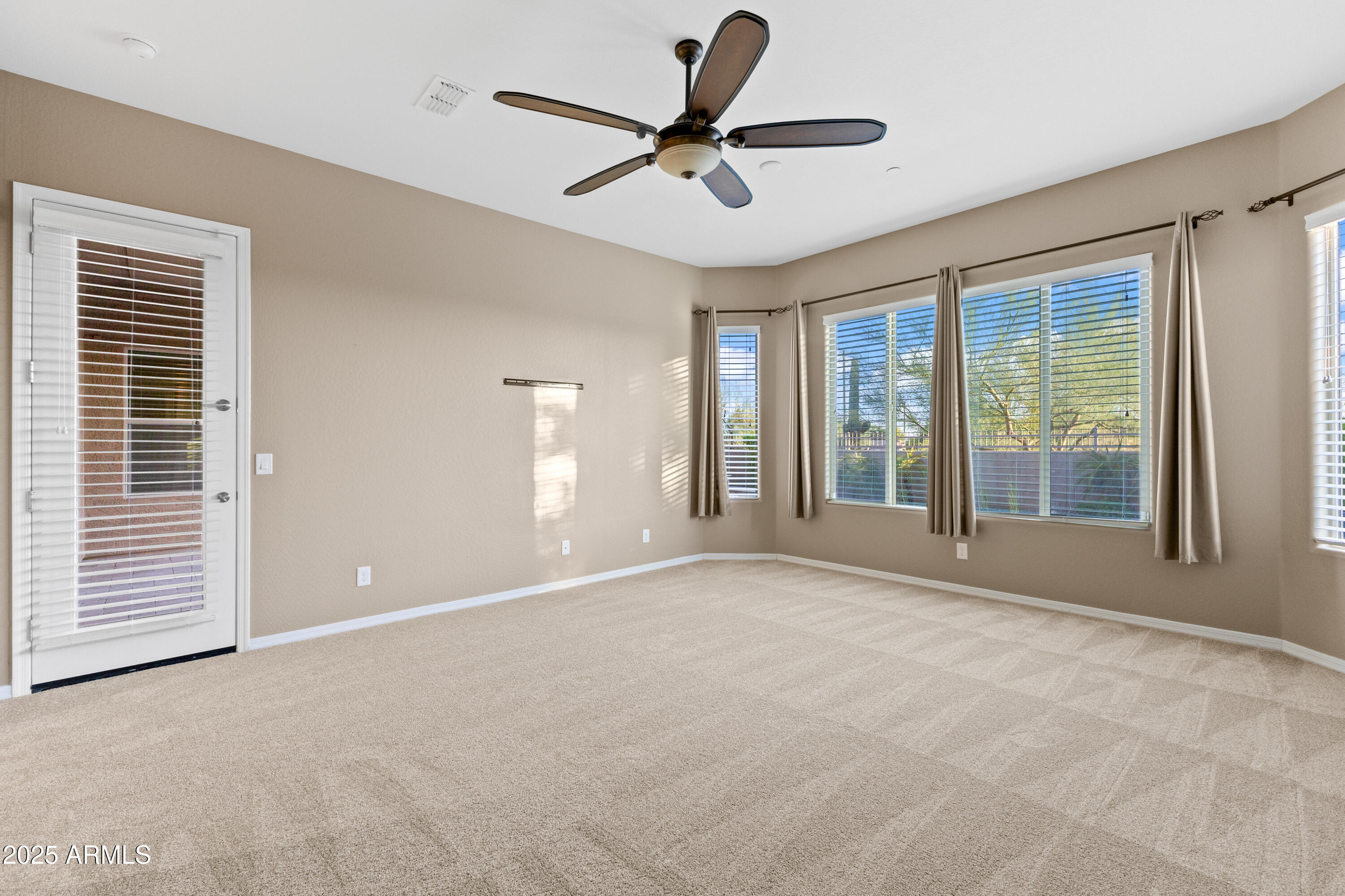 1535 W QUAIL TRACK Drive