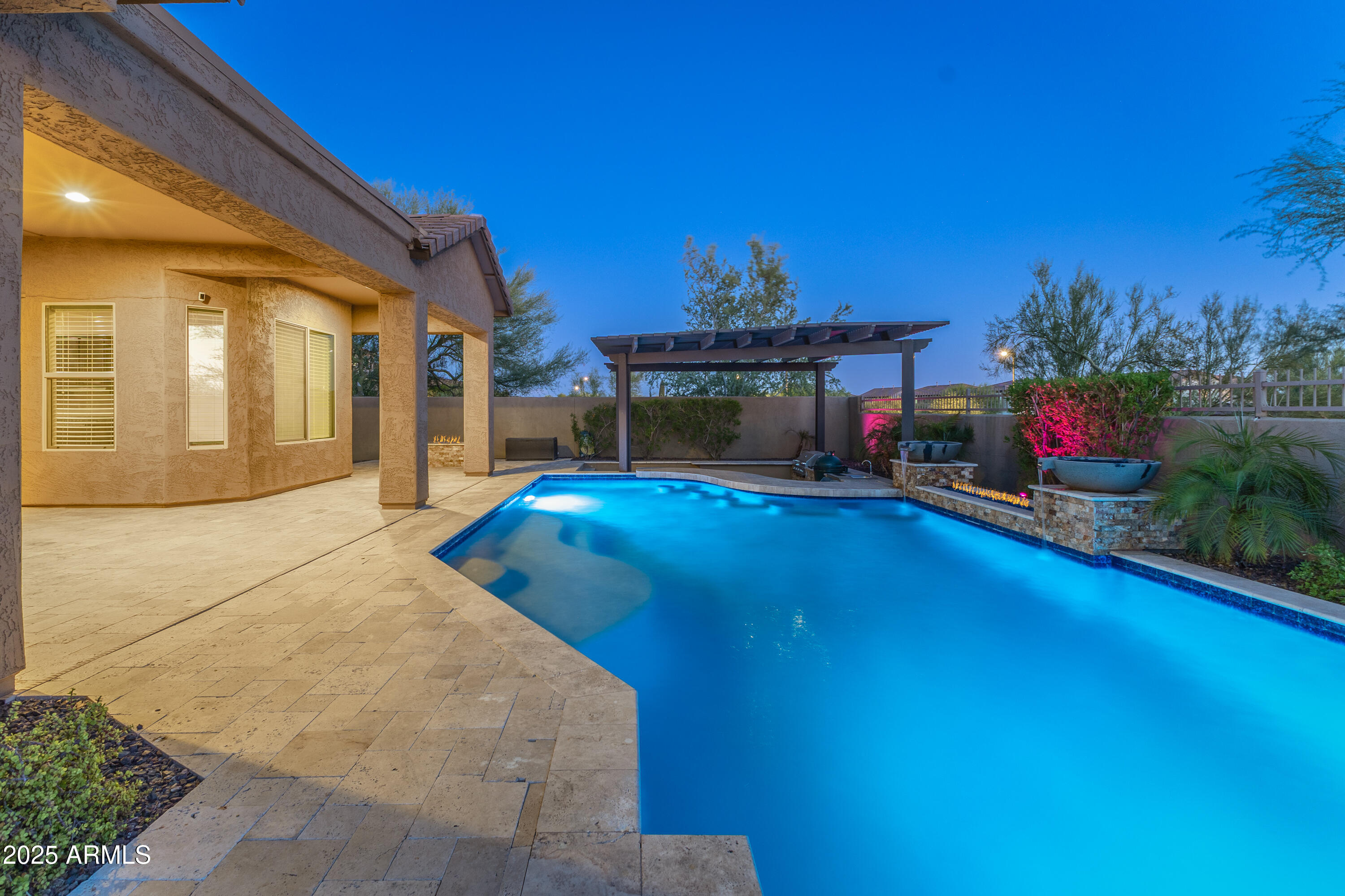 1535 W QUAIL TRACK Drive