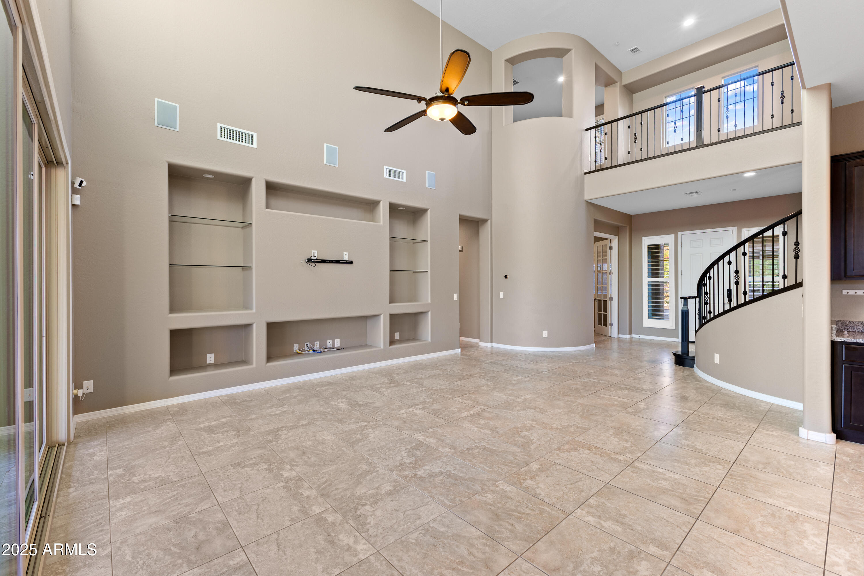 1535 W QUAIL TRACK Drive