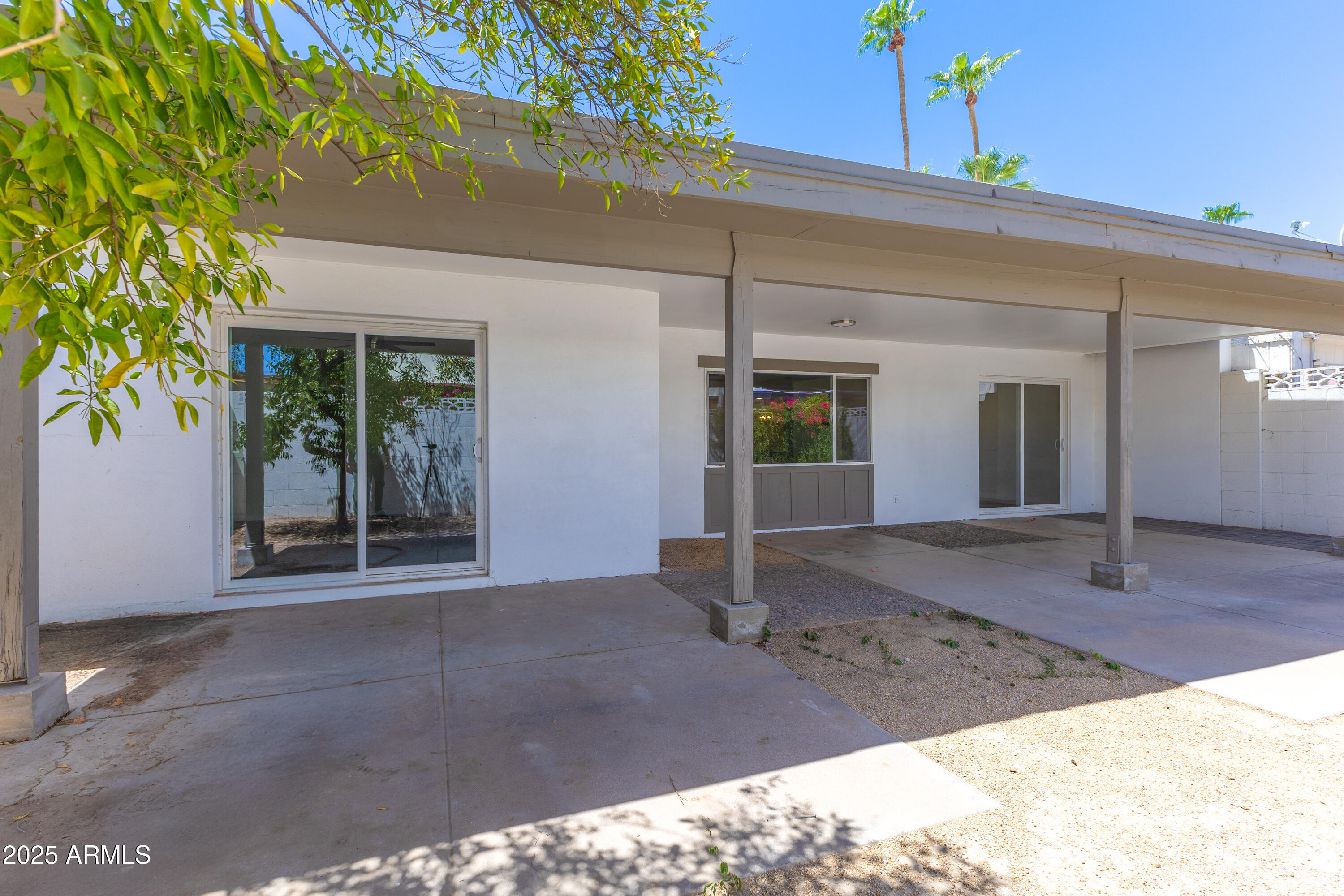 2518 E OSBORN Road
