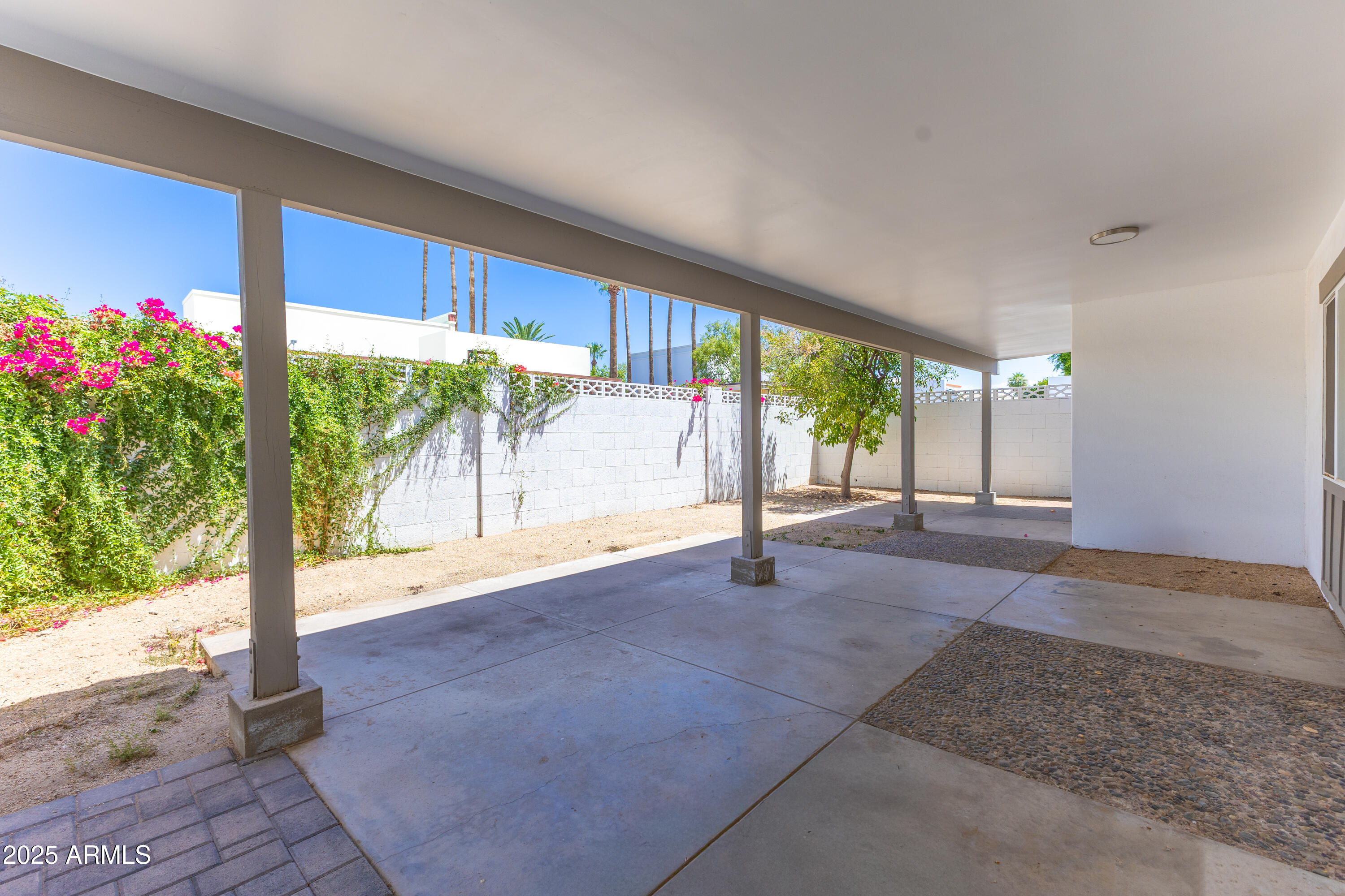 2518 E OSBORN Road